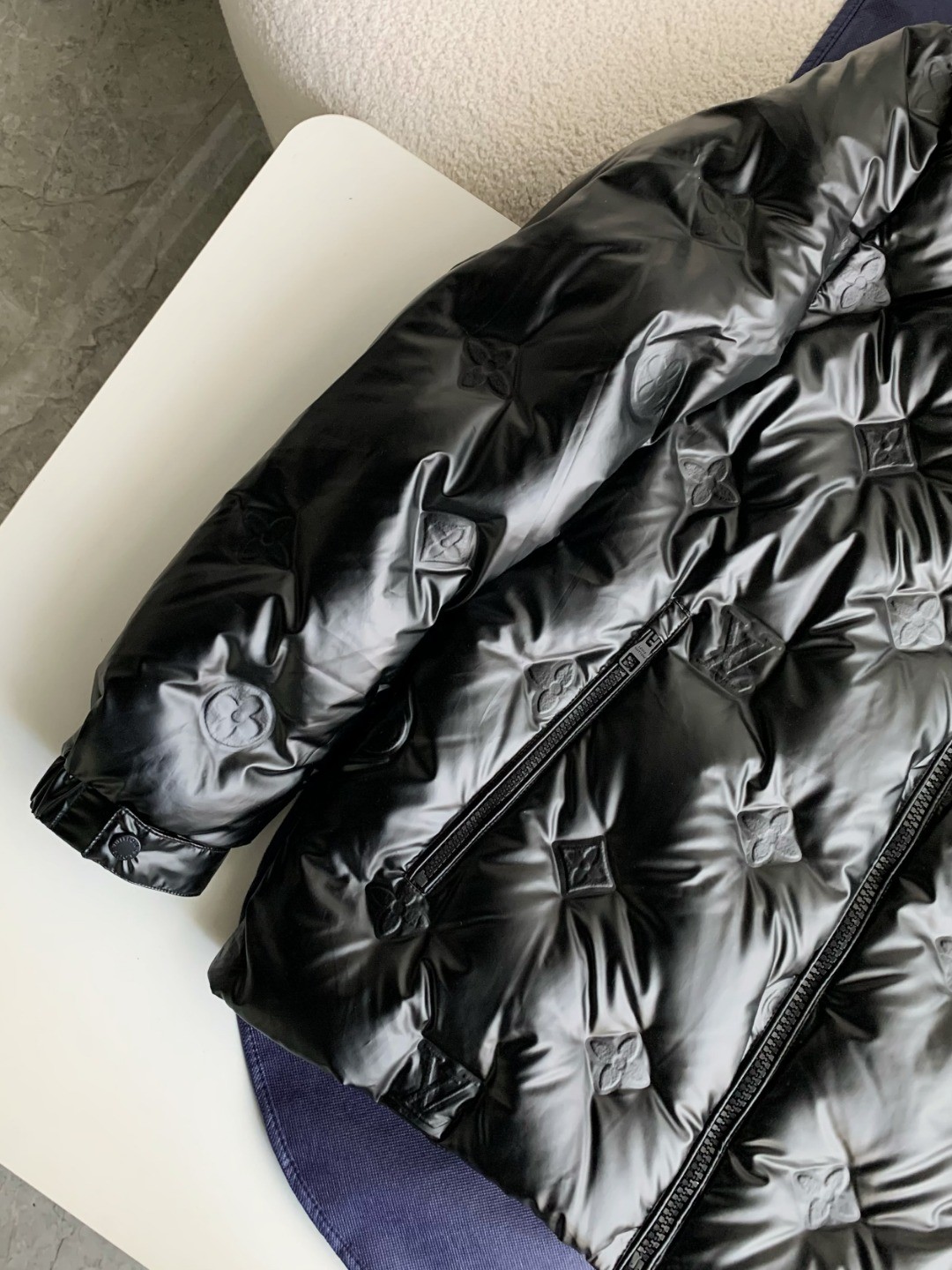 LOUIS VUITTON LOGO Down jacket