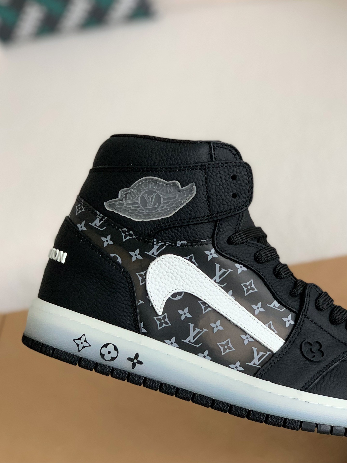 Louis Vuitton Jordan1 sneaker