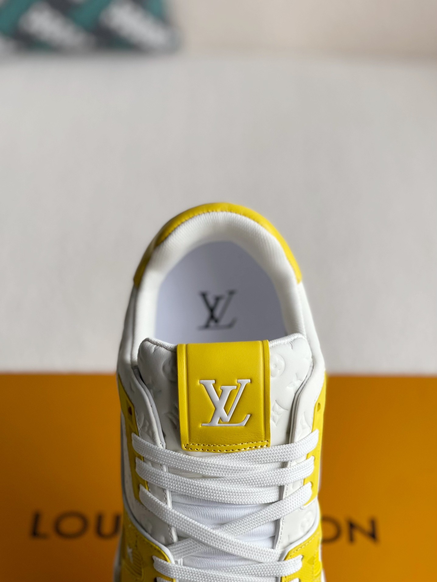 LOUIS VUITTON TRAINER Sneakers