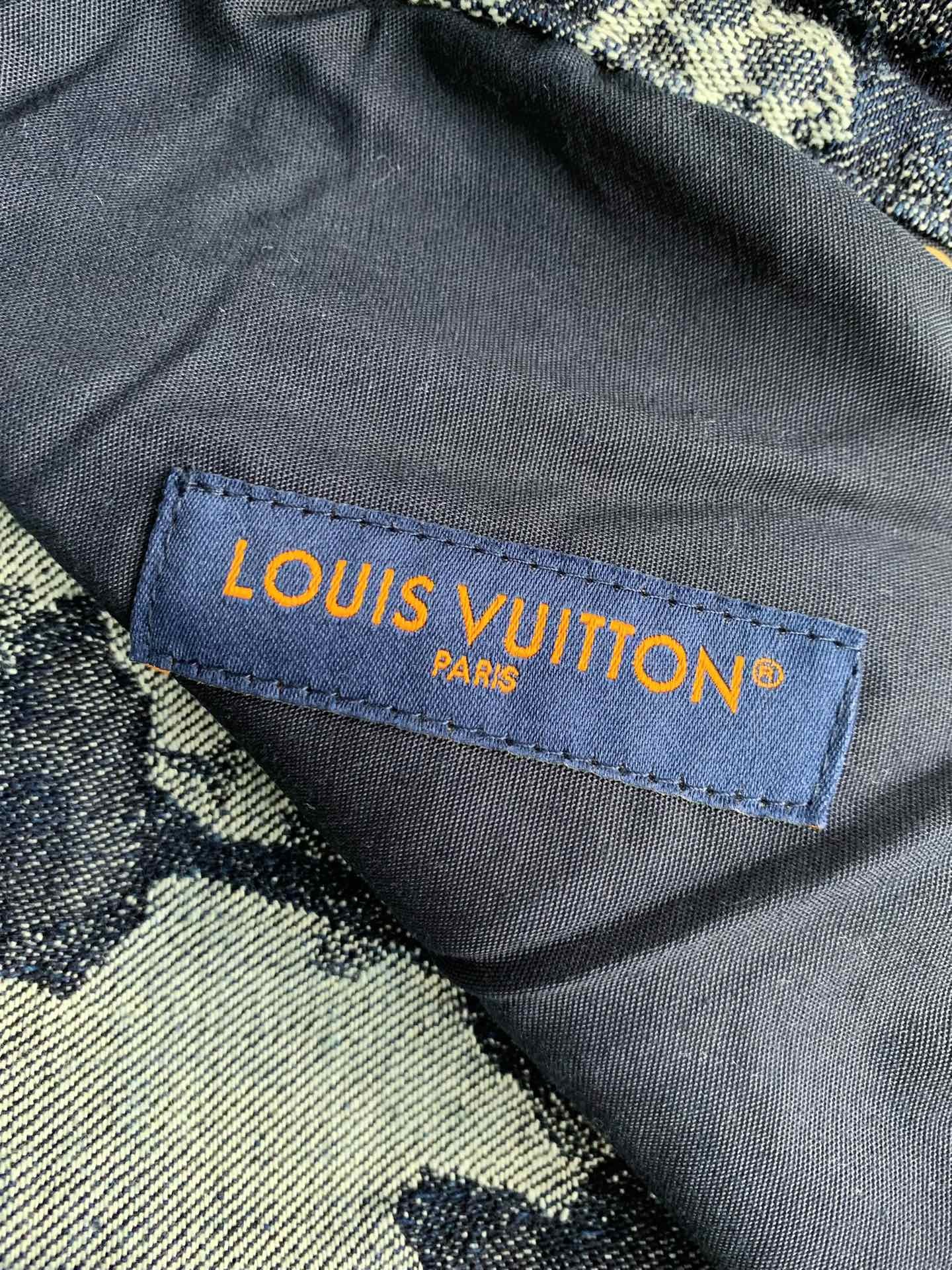 LOUIS VUITTON Jean shorts