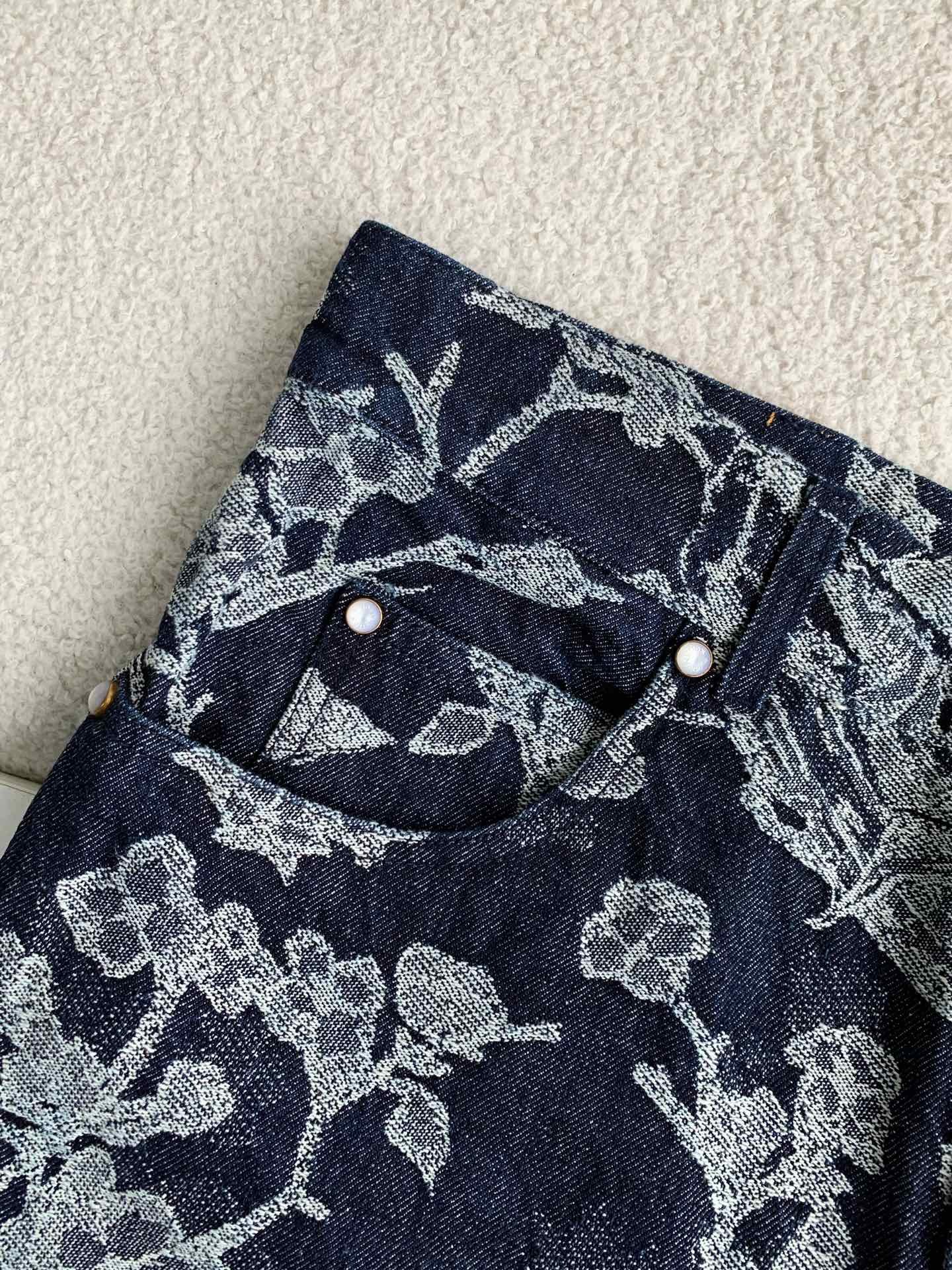 LOUIS VUITTON Jean shorts