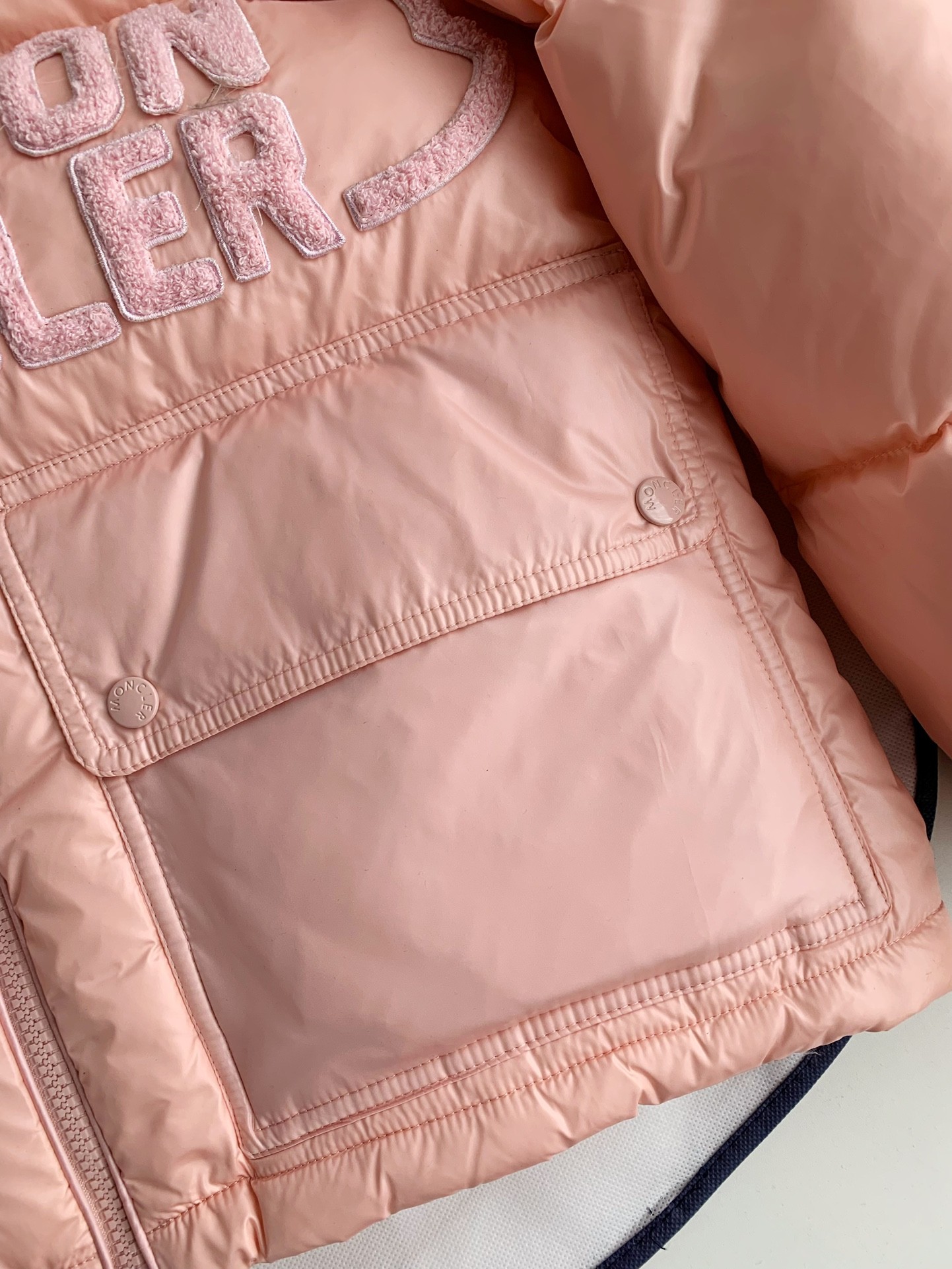 Moncler Thick down jacket for women- pink