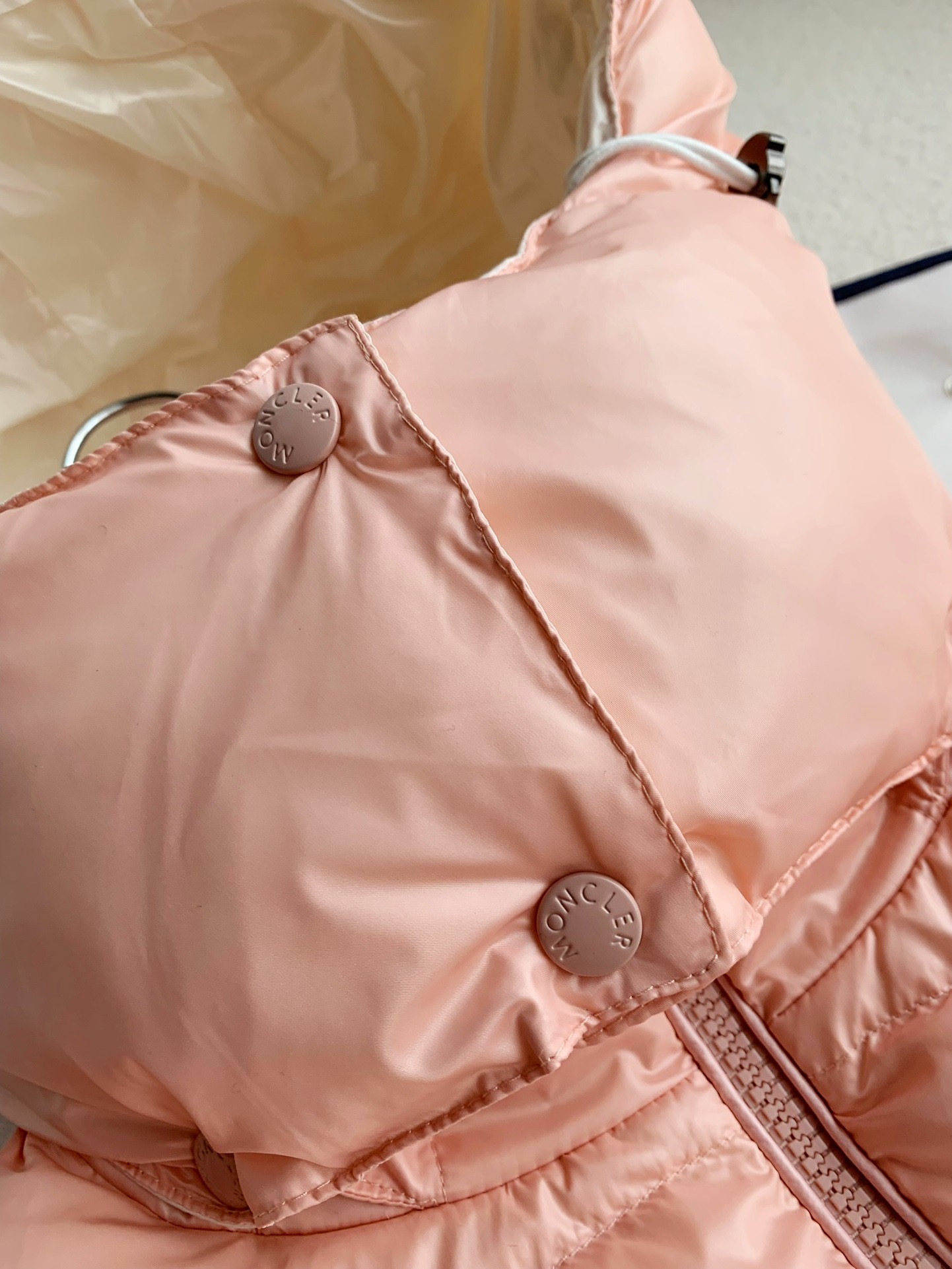 Moncler Thick down jacket for women- pink