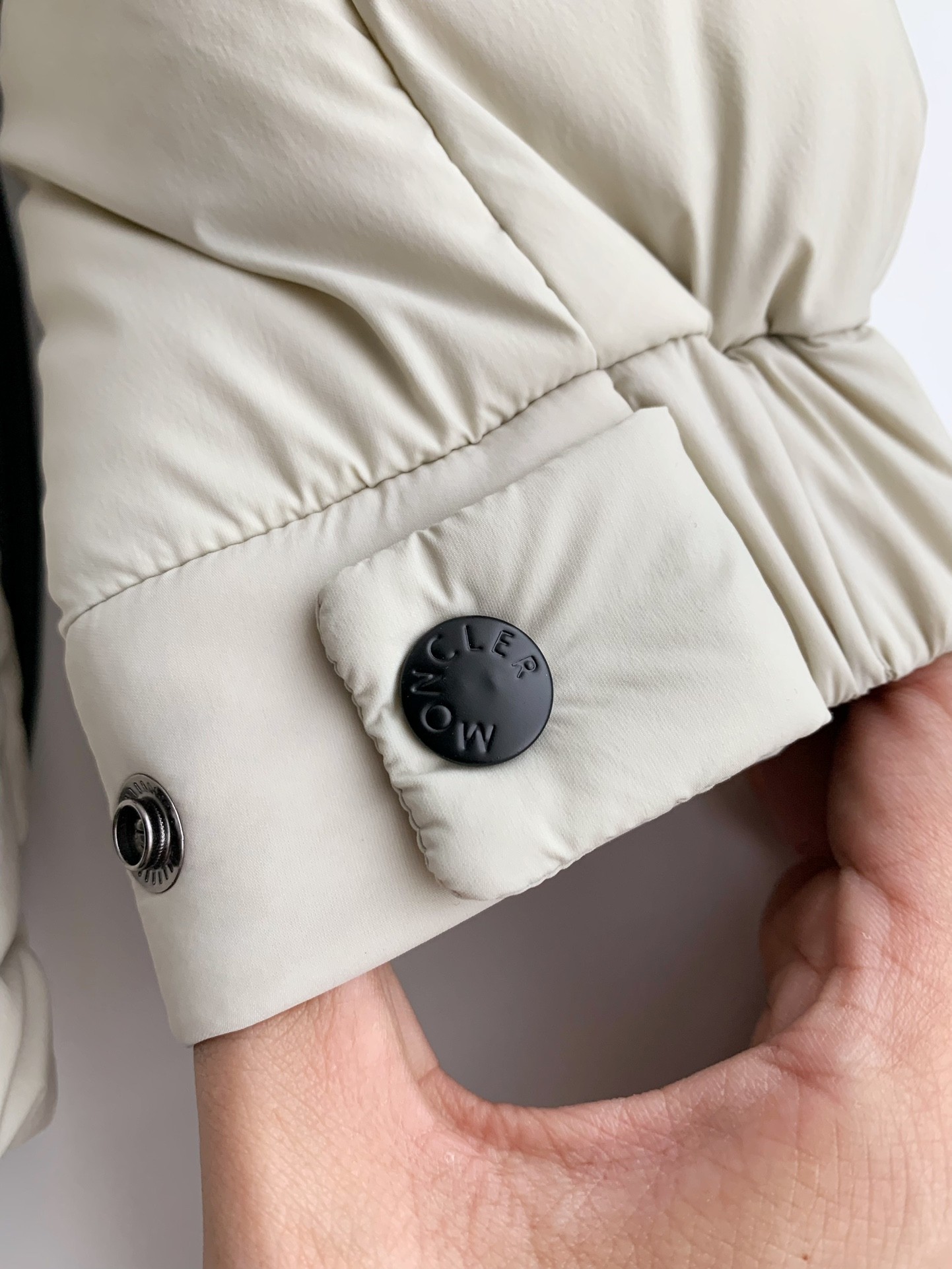 Moncler Montbeliard down jacket