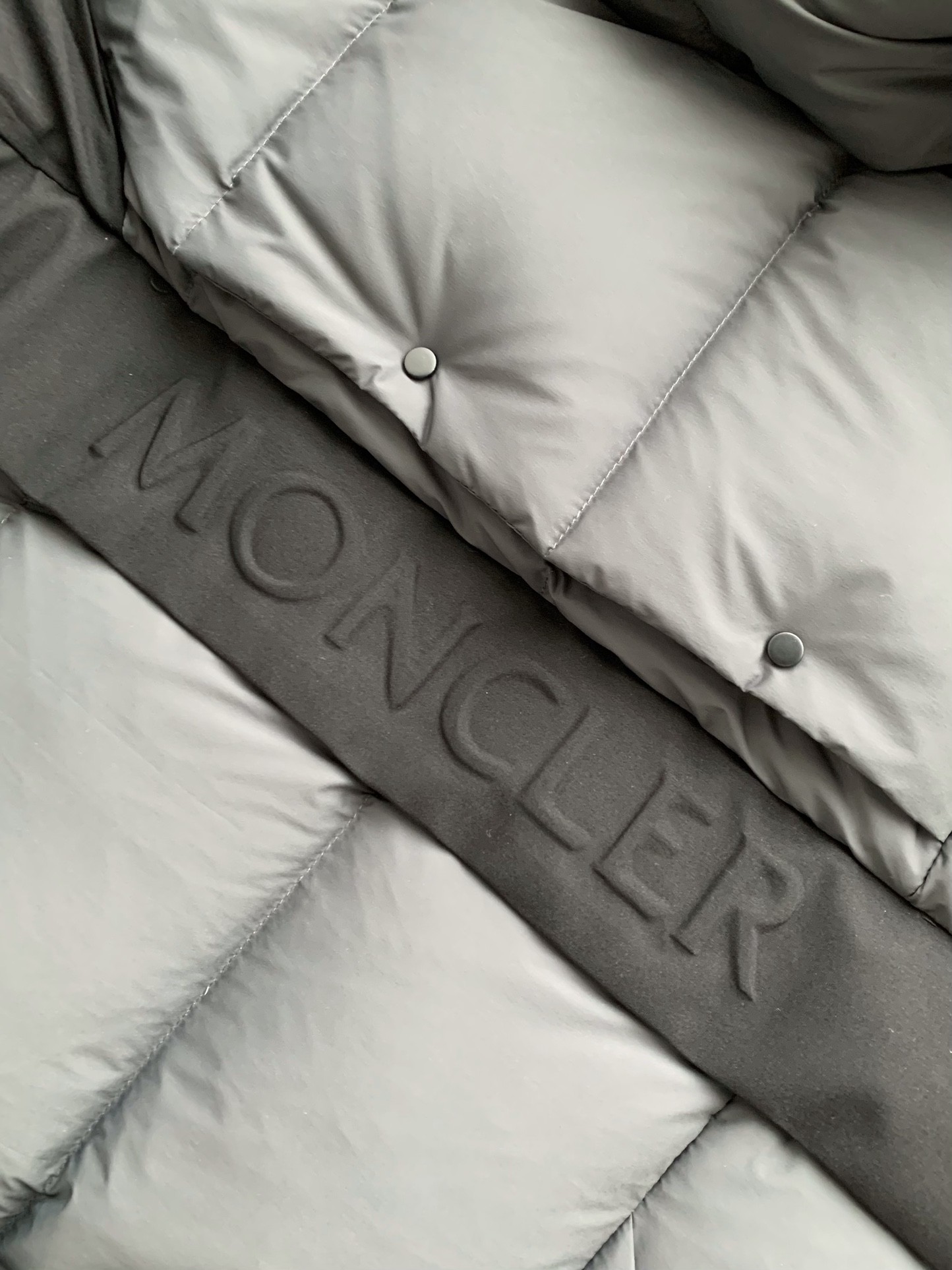 Moncler Montbeliard down jacket