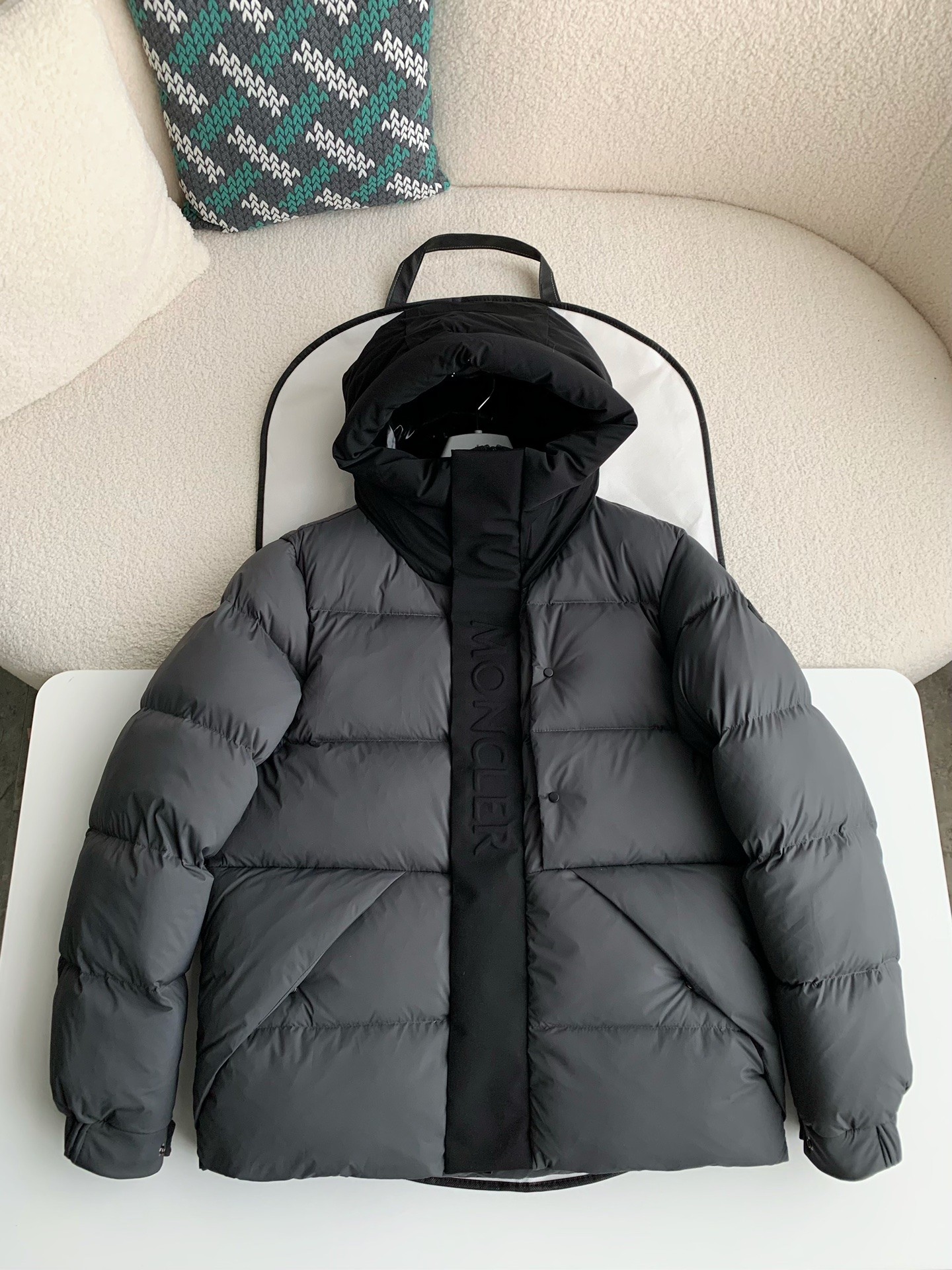 Moncler Montbeliard down jacket