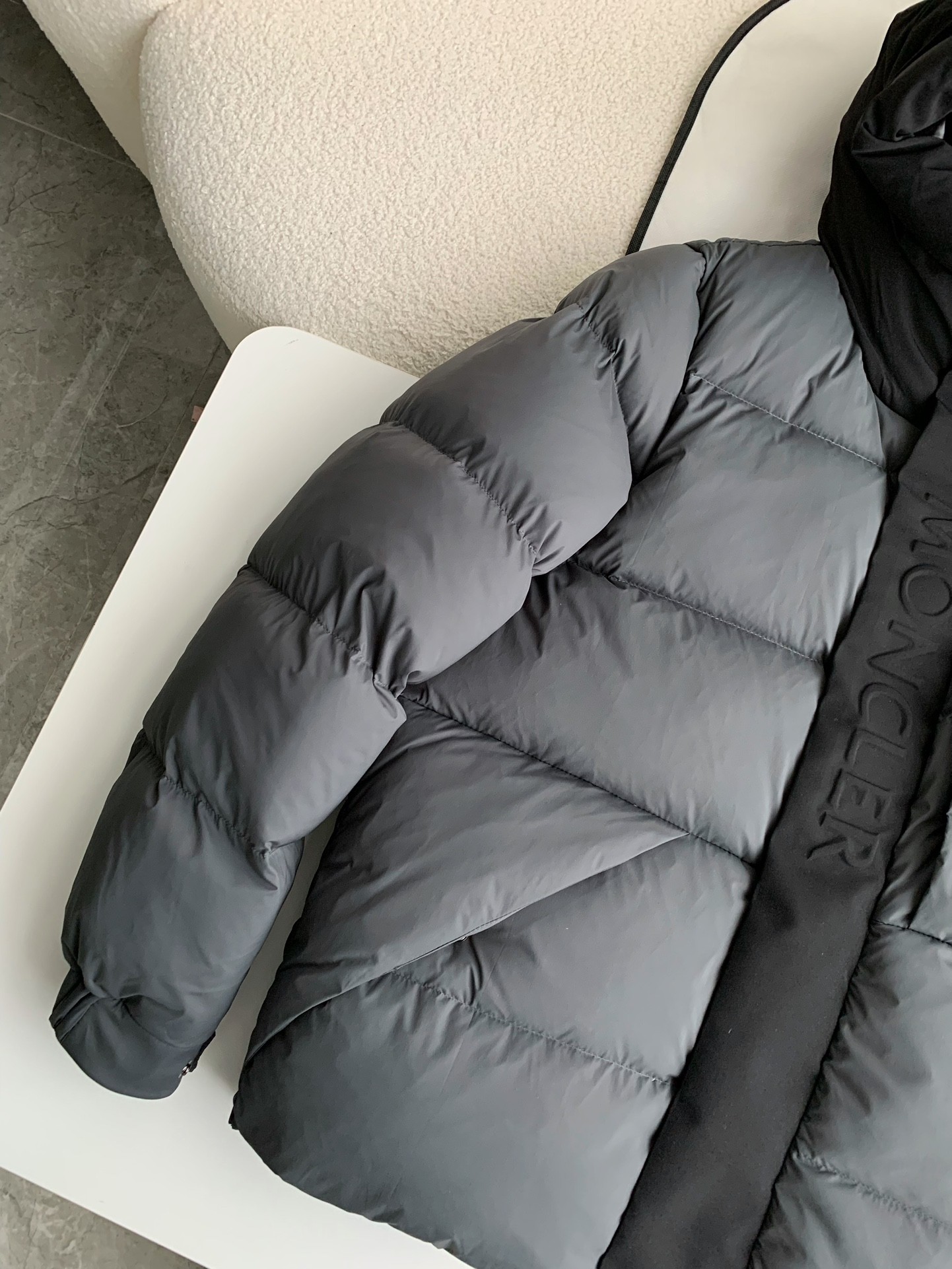 Moncler Montbeliard down jacket