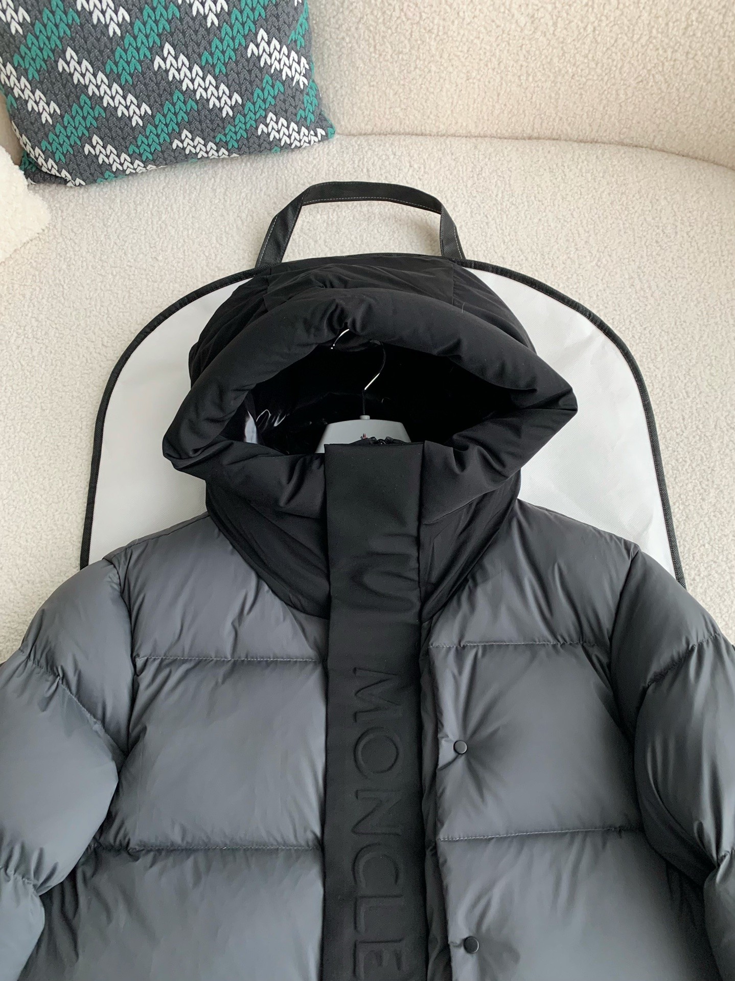 Moncler Montbeliard down jacket