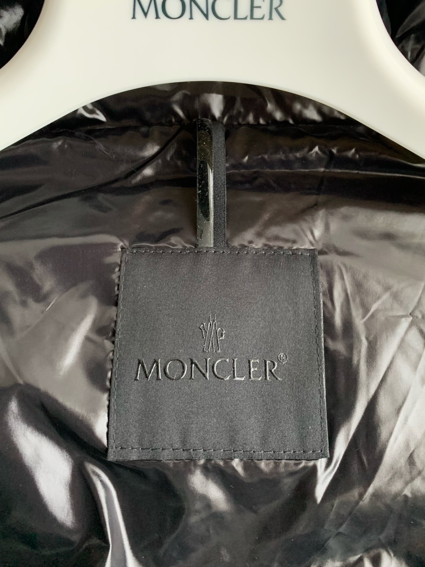 Moncler Montbeliard down jacket