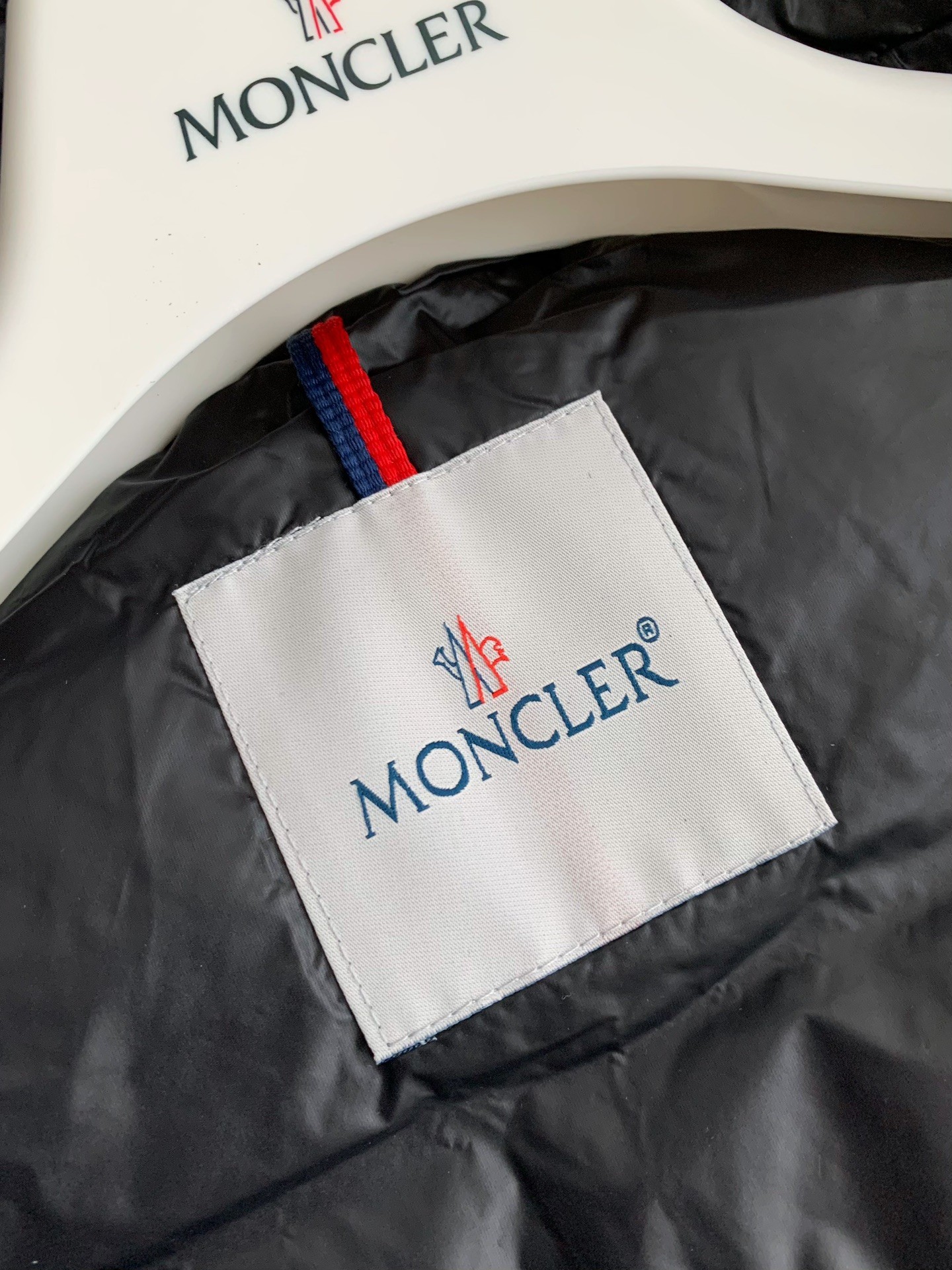 Moncler Montbeliard down jacket