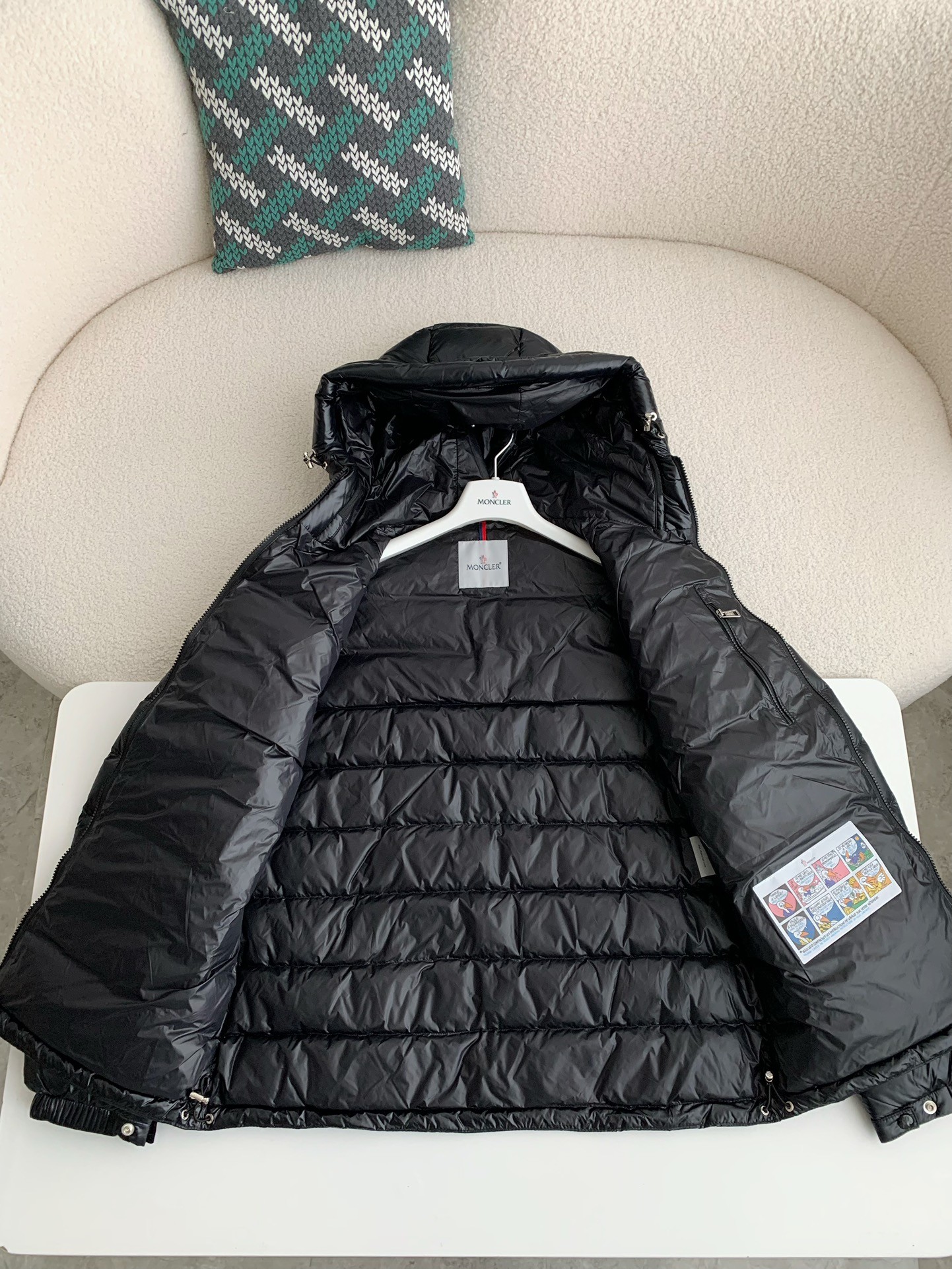 Moncler Montbeliard down jacket