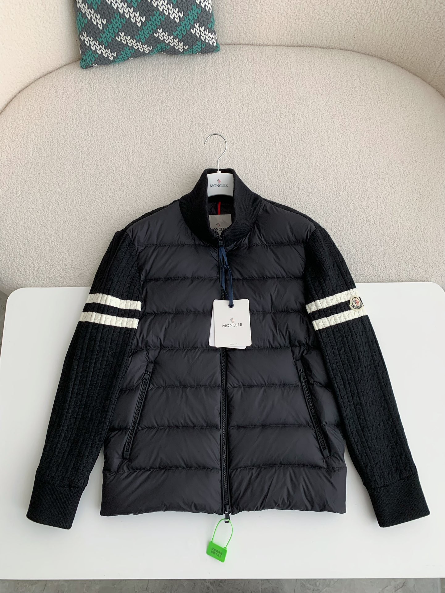 Moncler Montbeliard down jacket