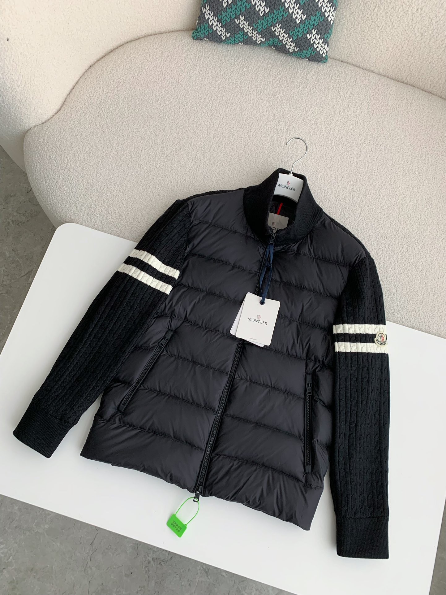 Moncler Montbeliard down jacket