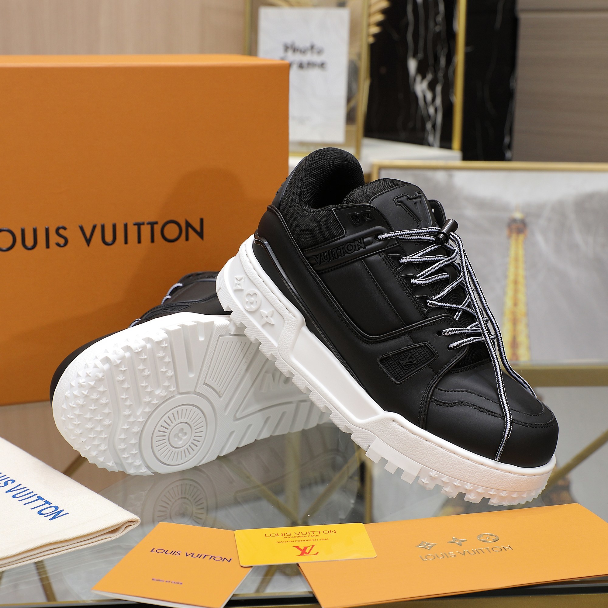 1A8WB5 LV Trainer Sneaker louis vuitton shoes duplicate