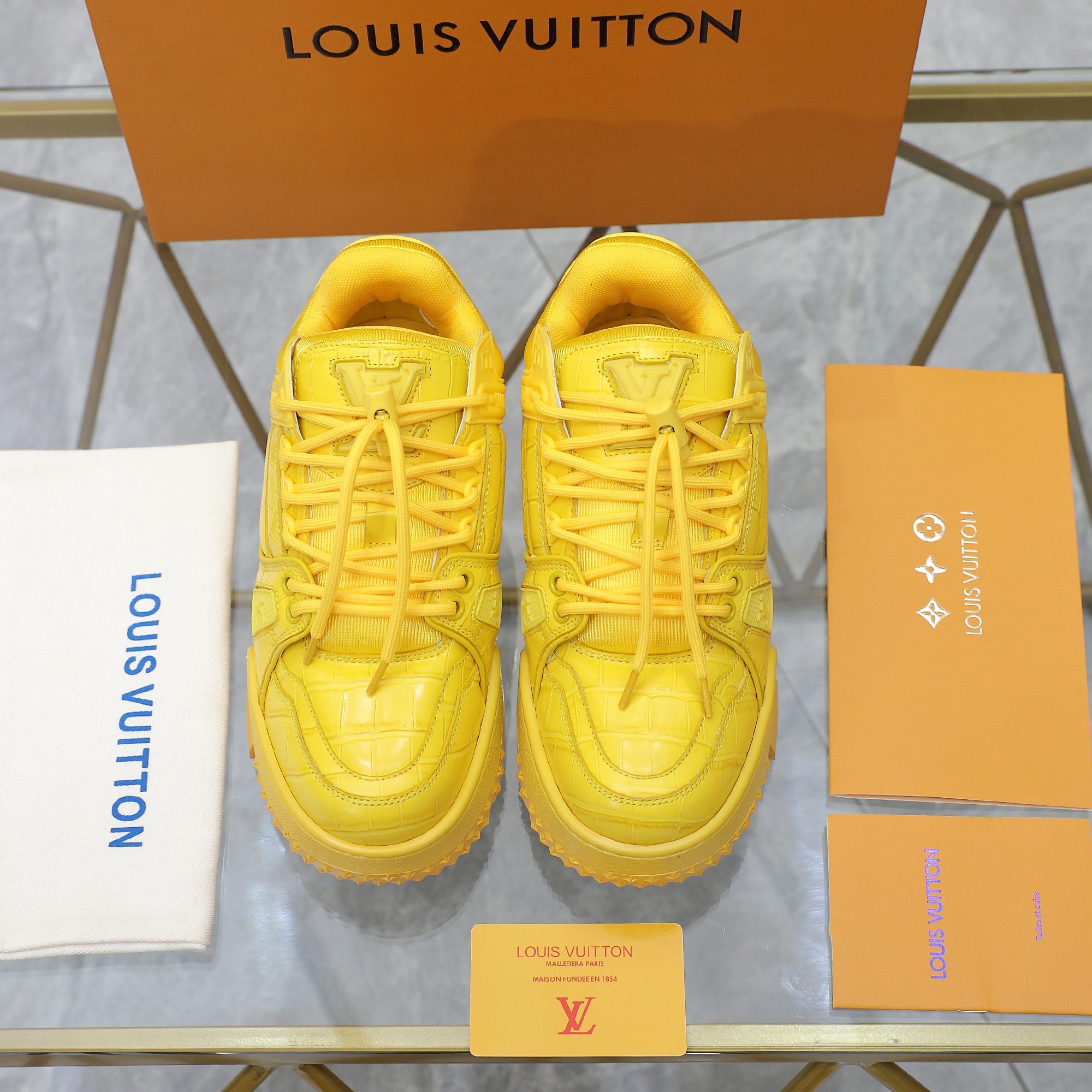 1ACN2M LV Trainer Maxi Sneaker louis vuitton shoes duplicate