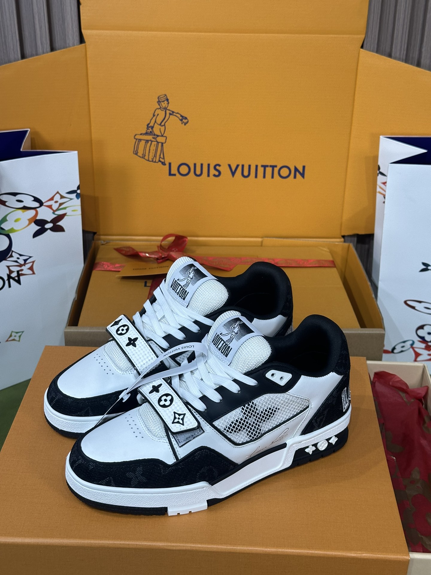 1ABODJ Sneaker LV Trainer louis vuitton shoes duplicate