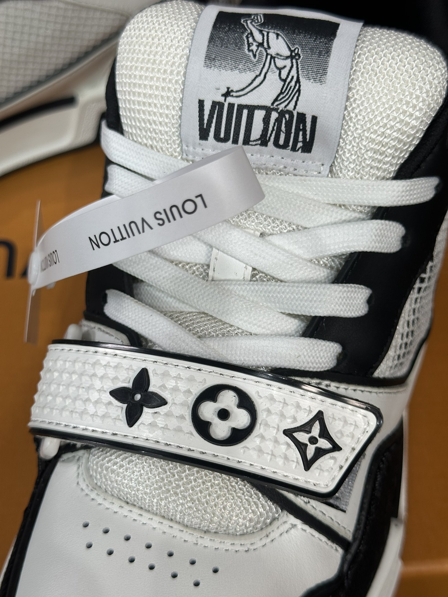 1ABODJ Sneaker LV Trainer louis vuitton shoes duplicate