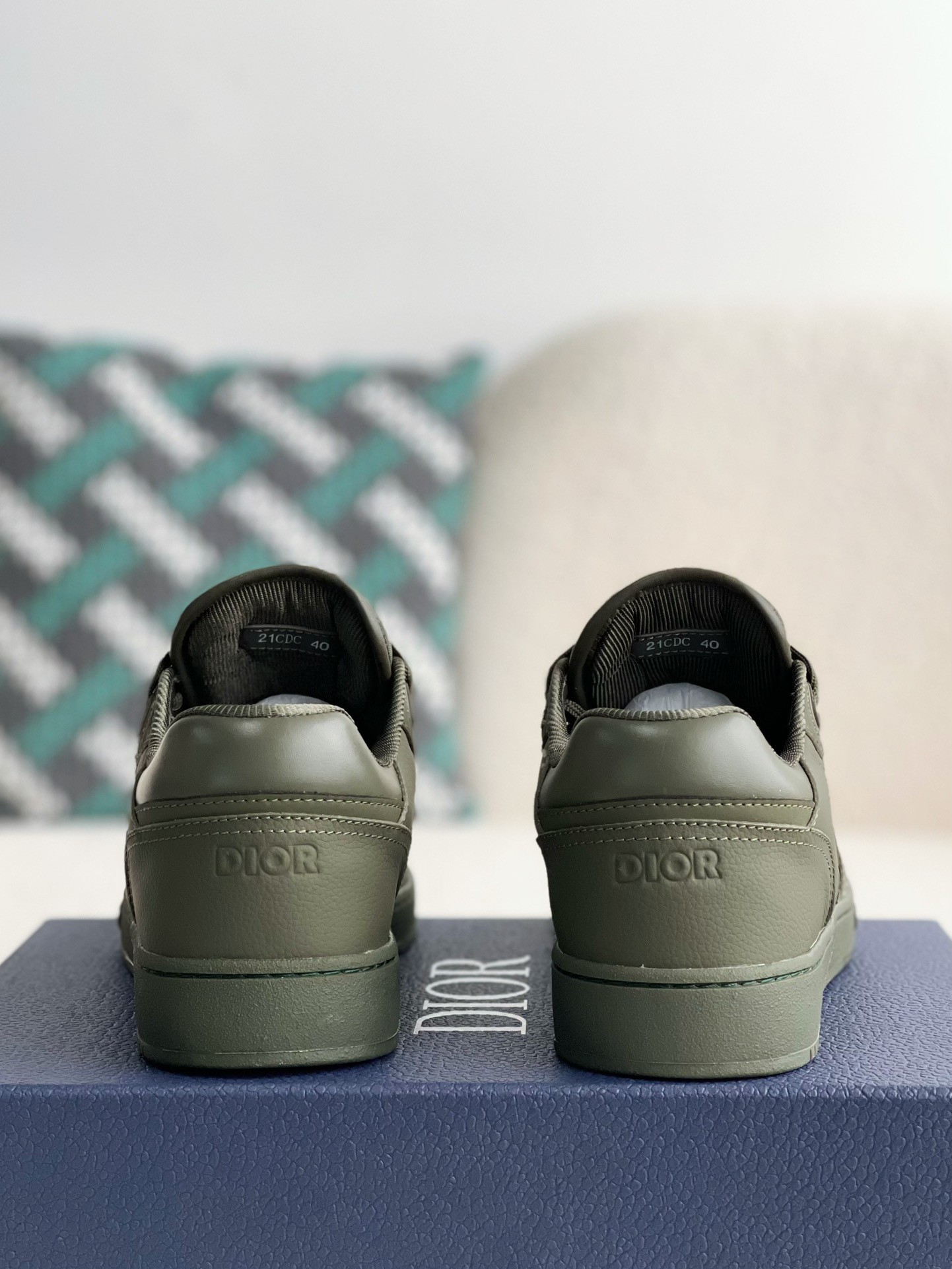 DIOR B27 Oblique Sneakers