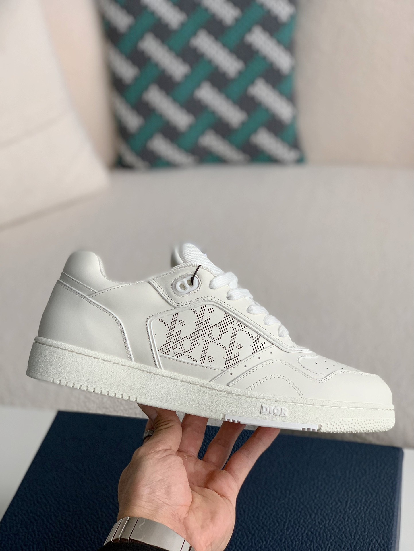 DIOR B27 Oblique Sneakers