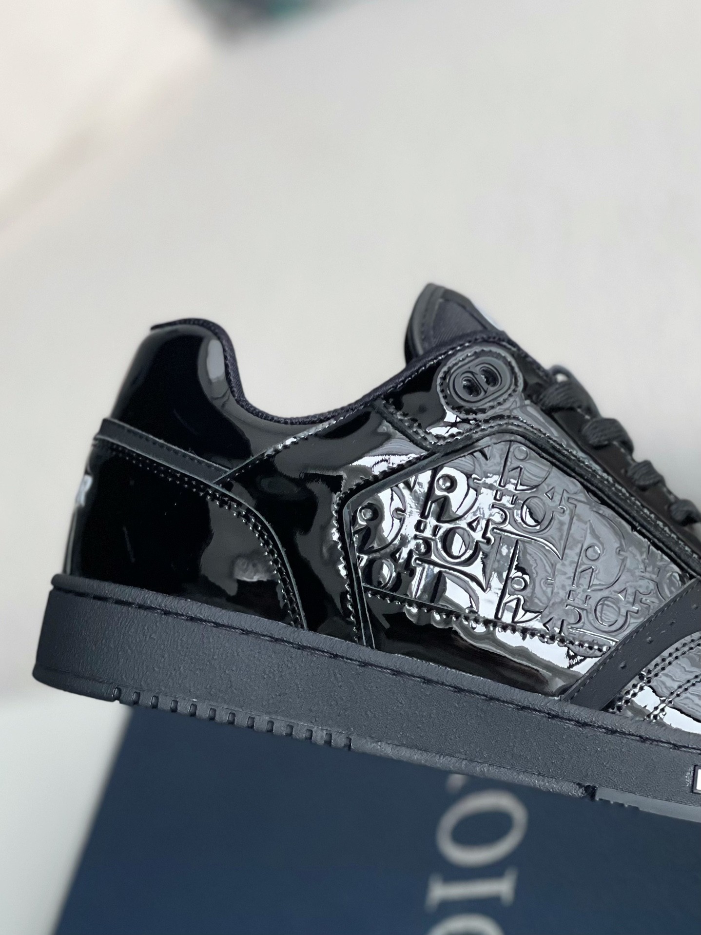 DIOR HIGH LEVEL B27 Sneaker