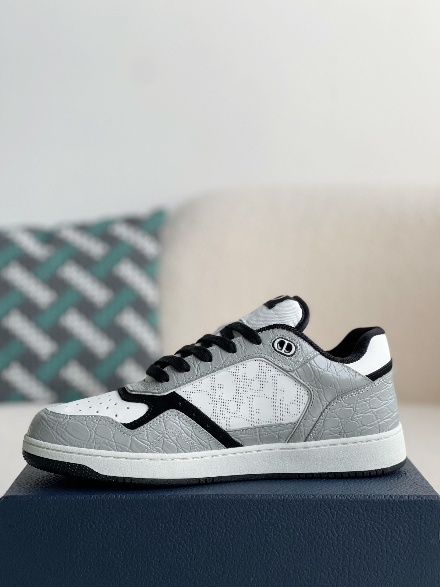 DIOR B27 Oblique Sneakers