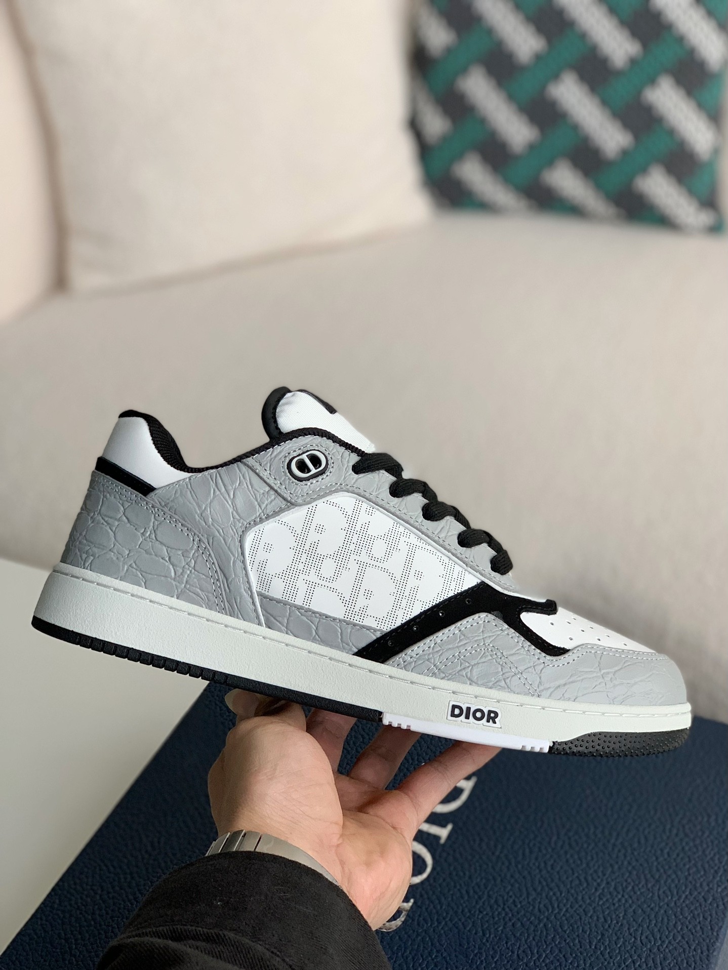 DIOR B27 Oblique Sneakers