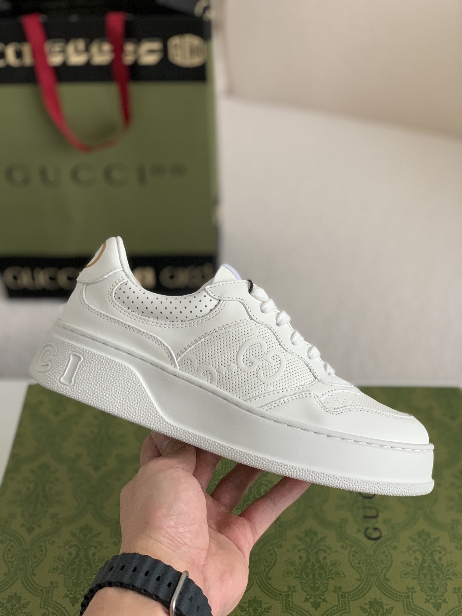 gucci sneakers