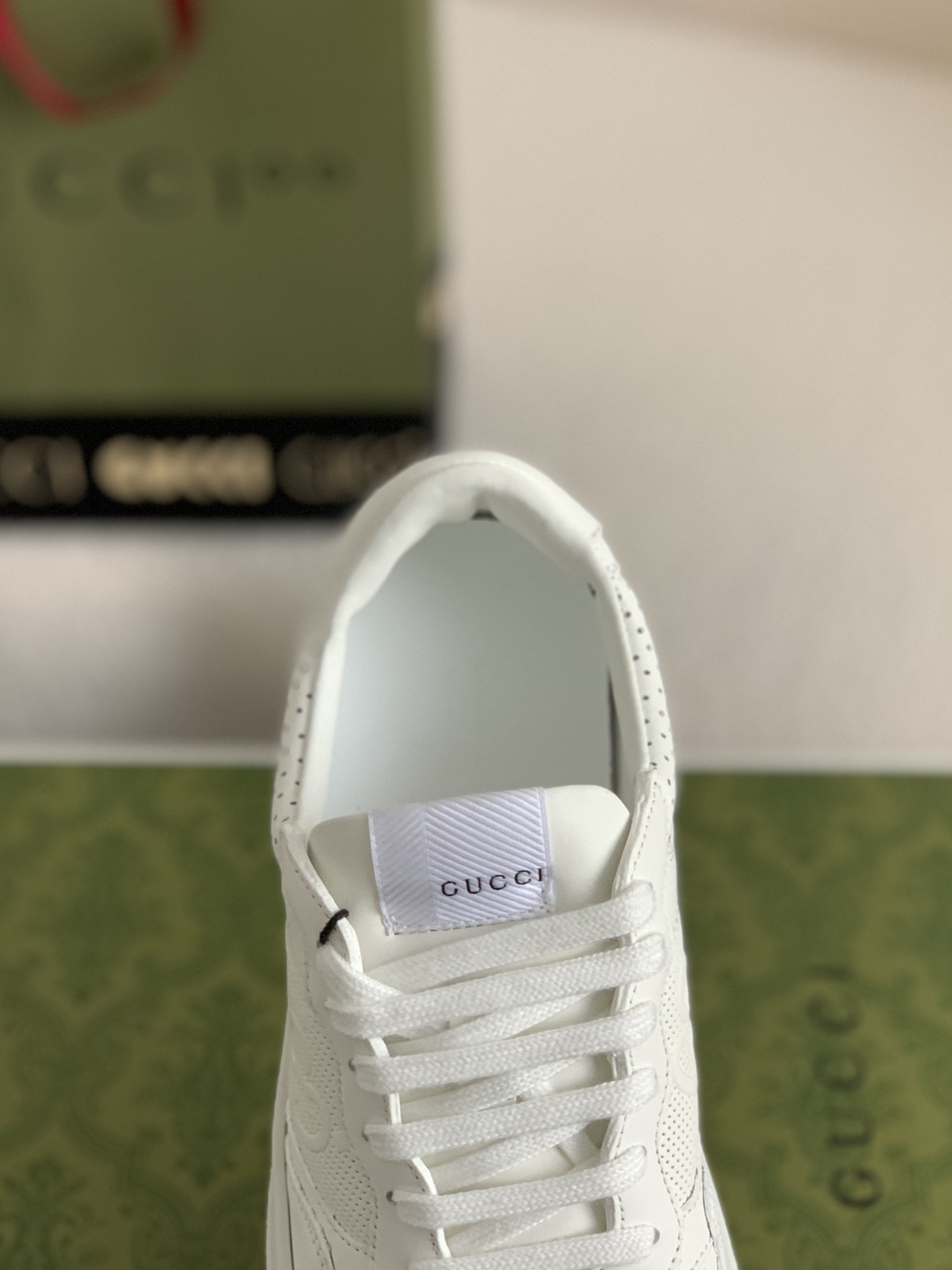 gucci sneakers