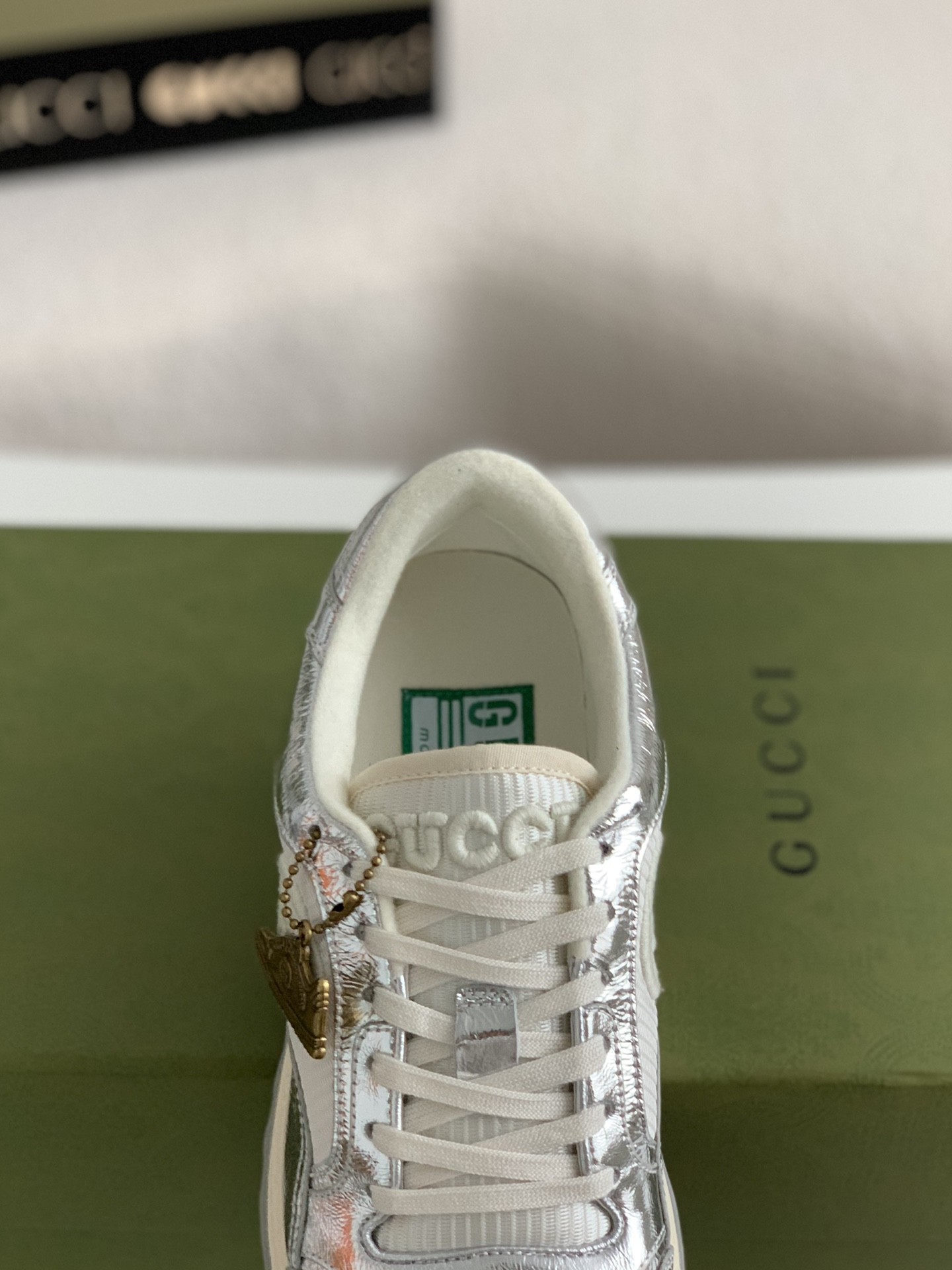 Gucci sneakers white