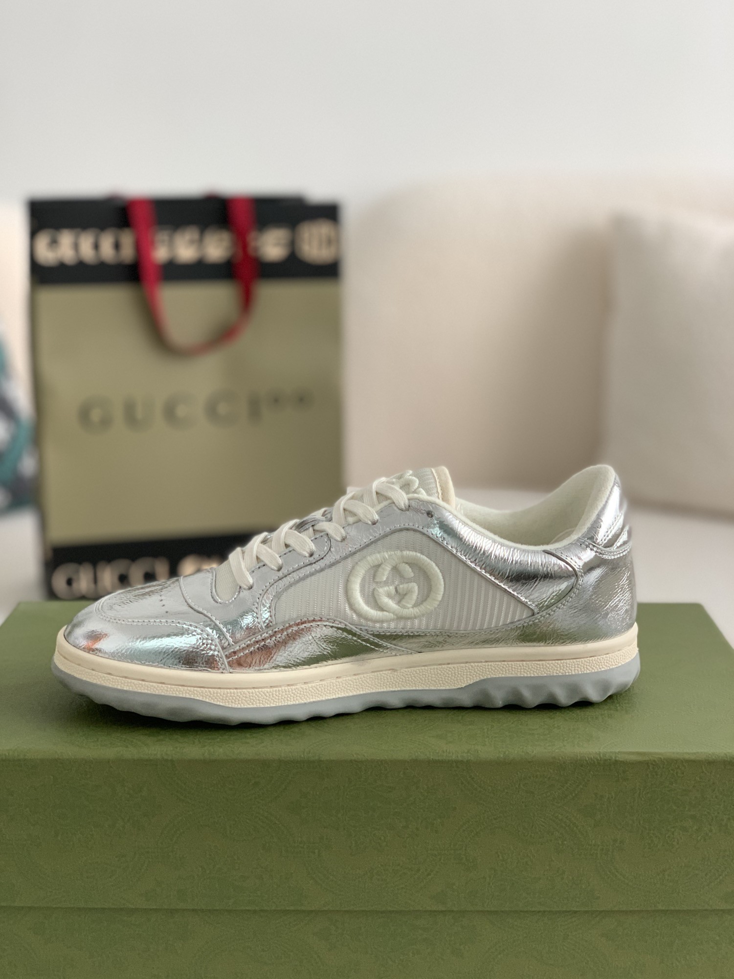 Gucci sneakers white