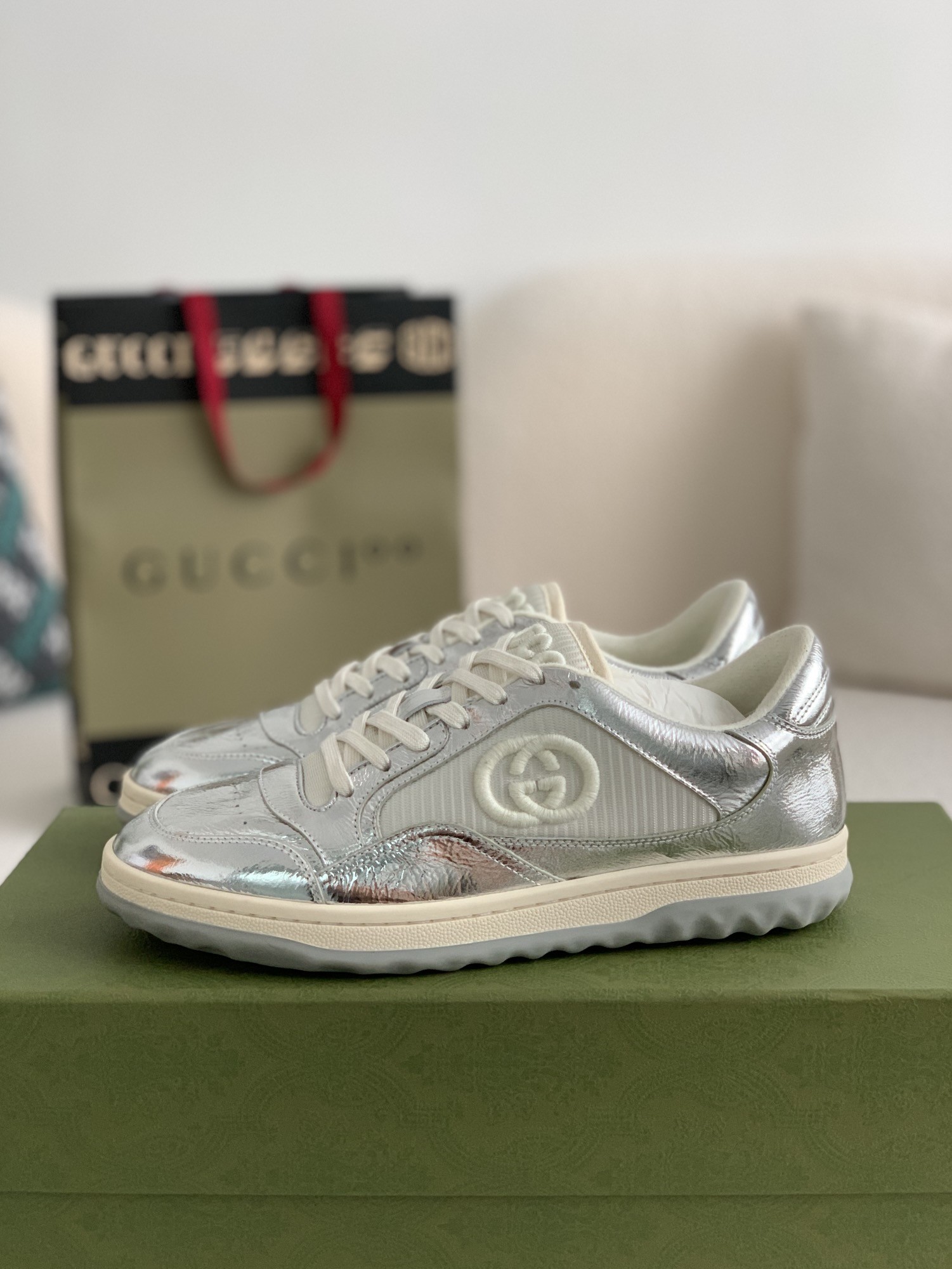 Gucci sneakers white