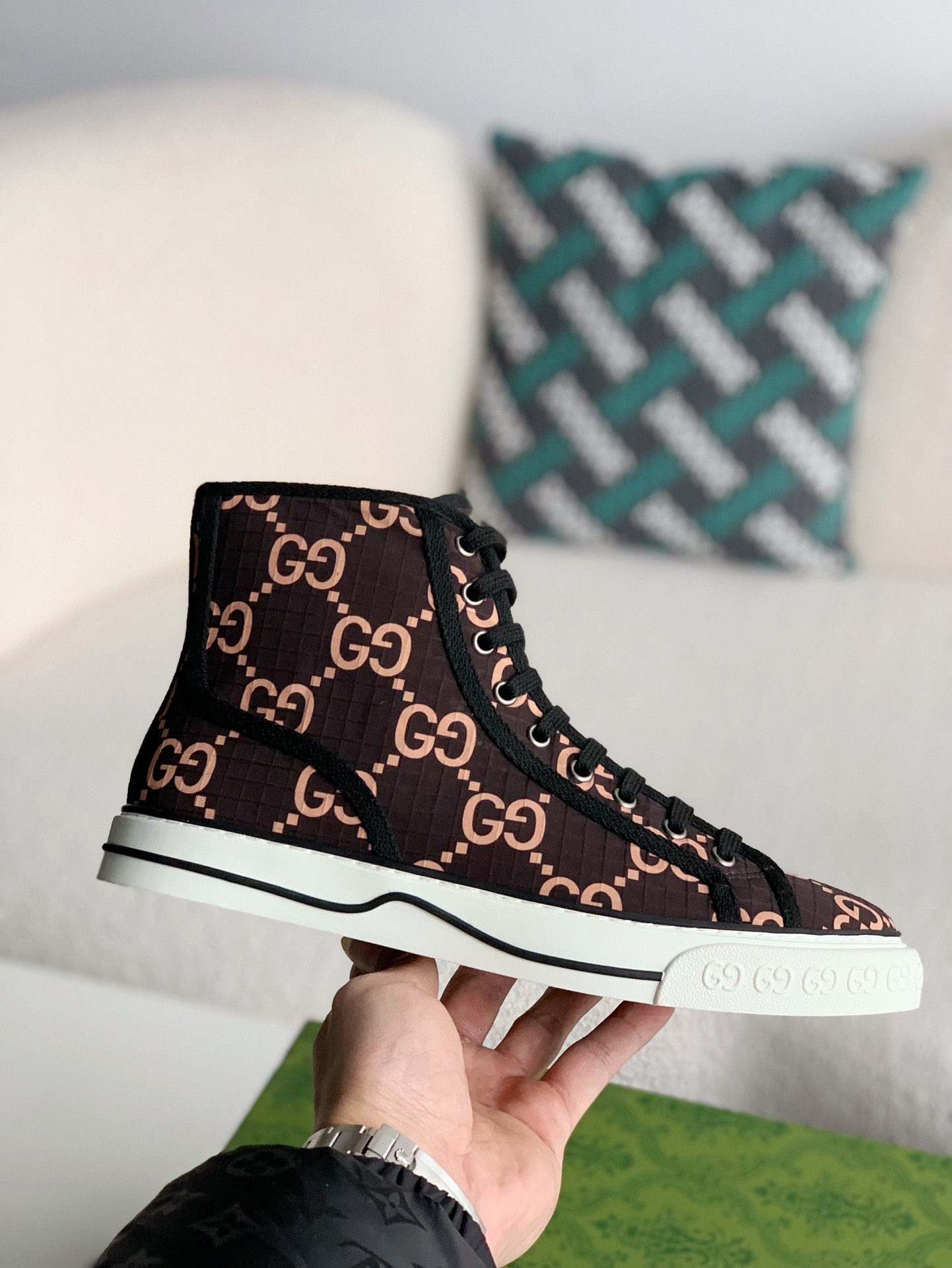 Gucci High-top shoes