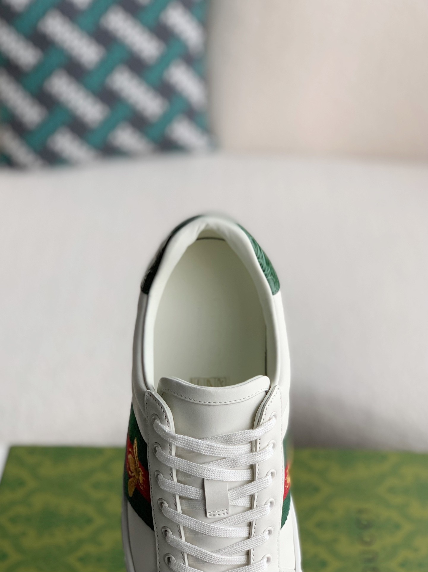 Gucci sneakers white