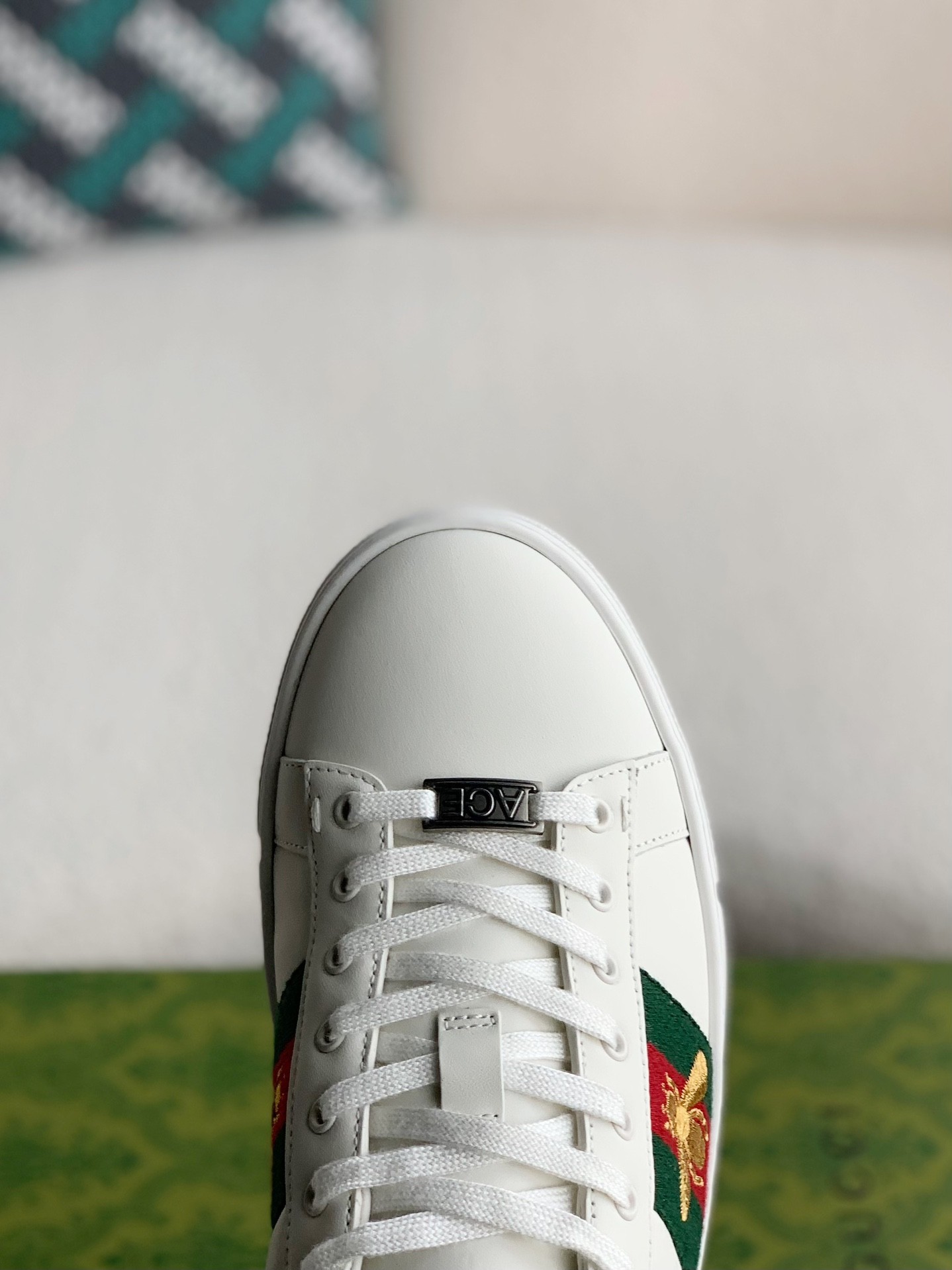 Gucci sneakers white