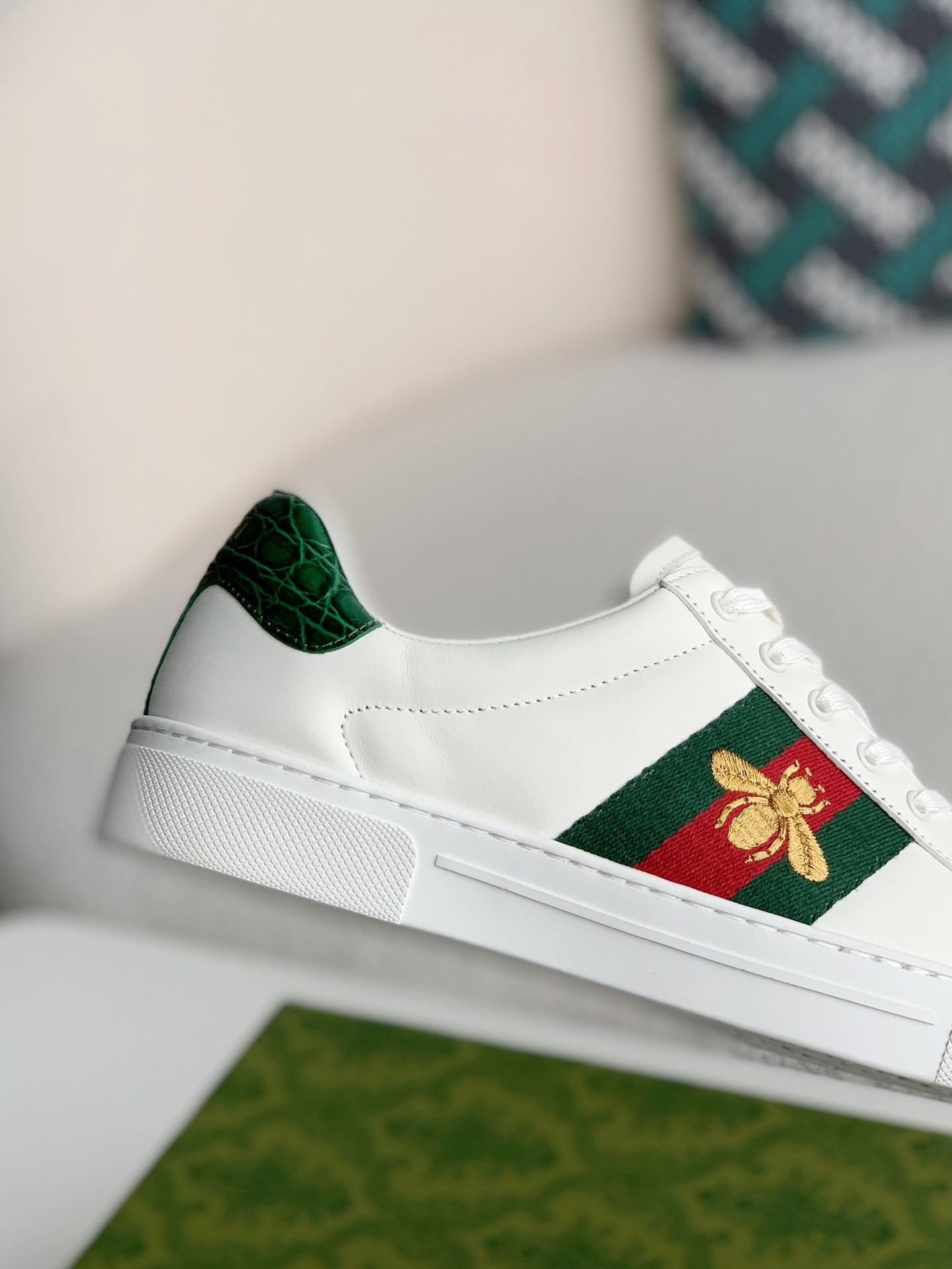 Gucci sneakers white