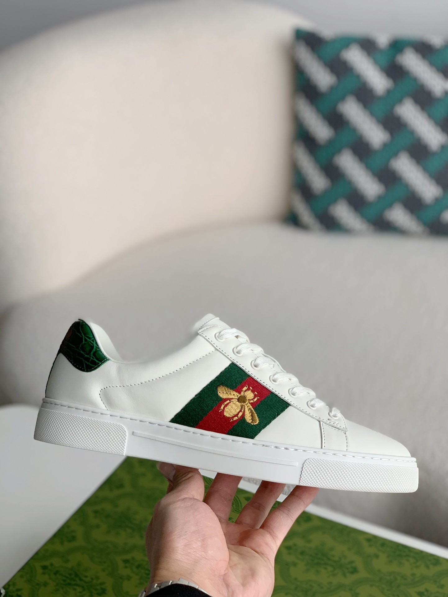 Gucci sneakers white