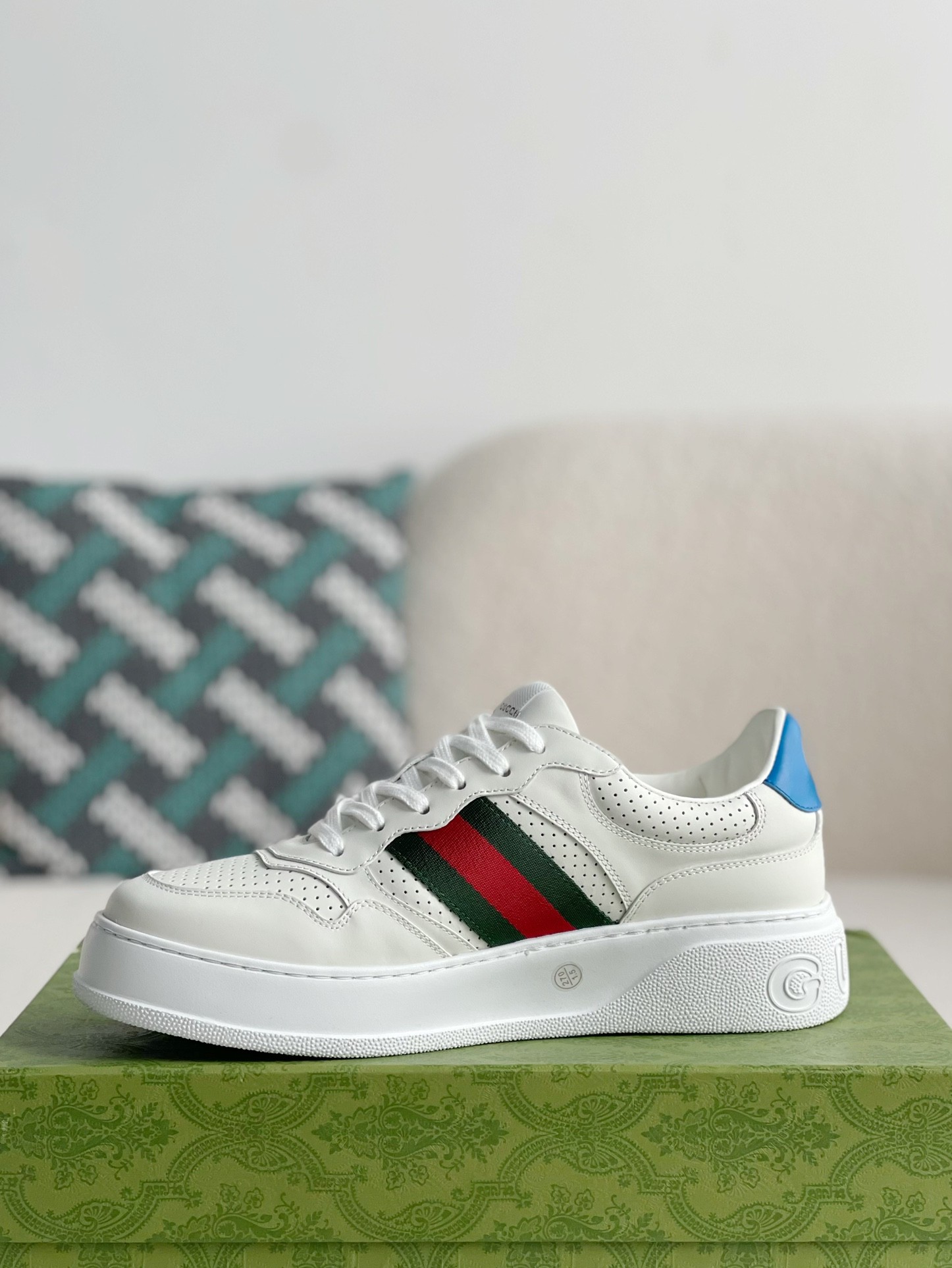 Gucci sneakers Cowhide