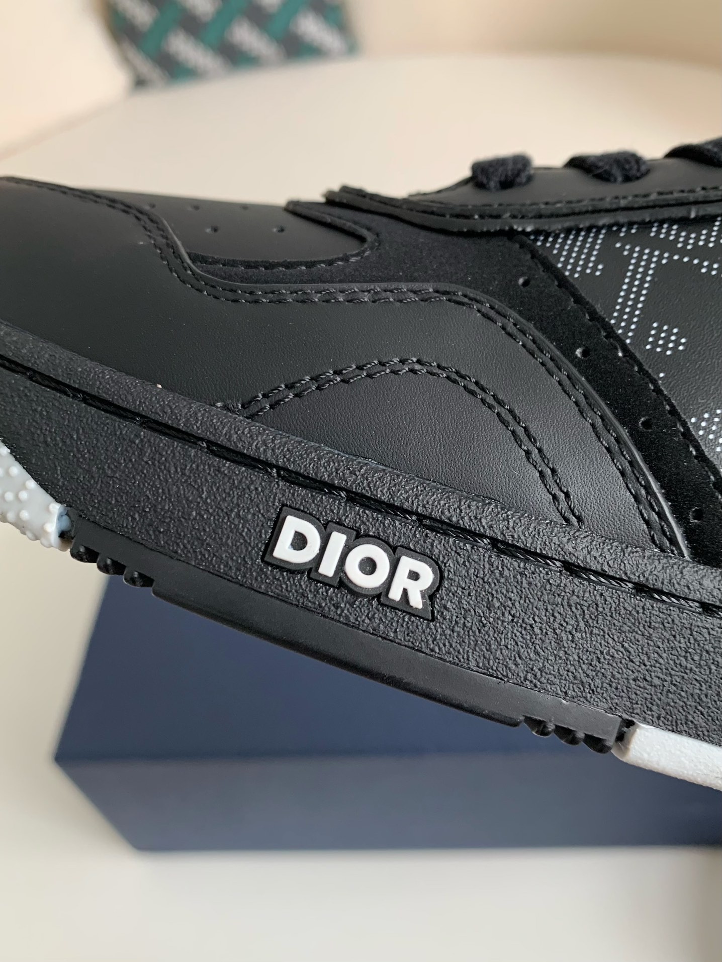 DIOR HIGH LEVEL B27 Sneaker