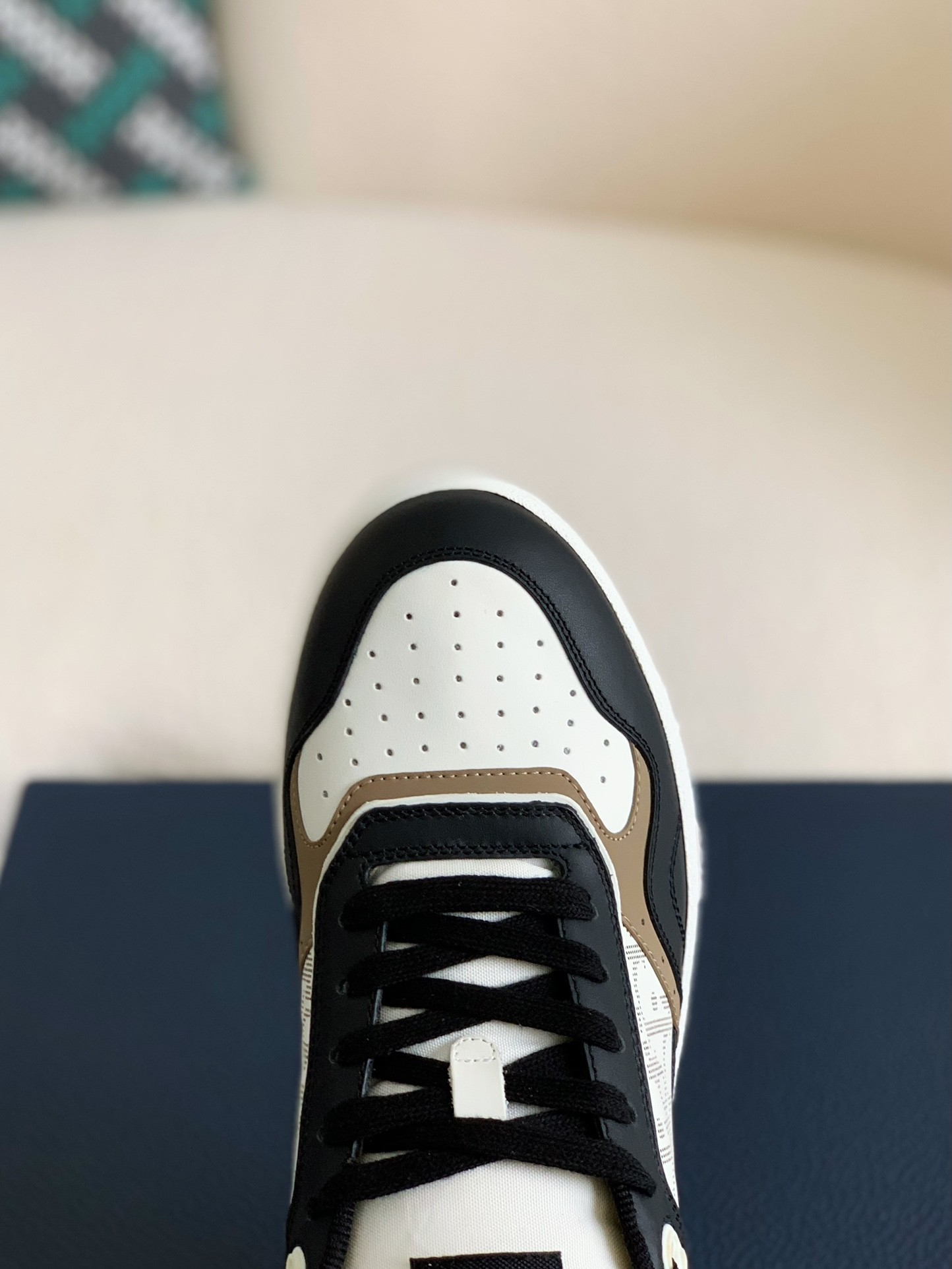 DIOR LEVEL B27 Sneaker