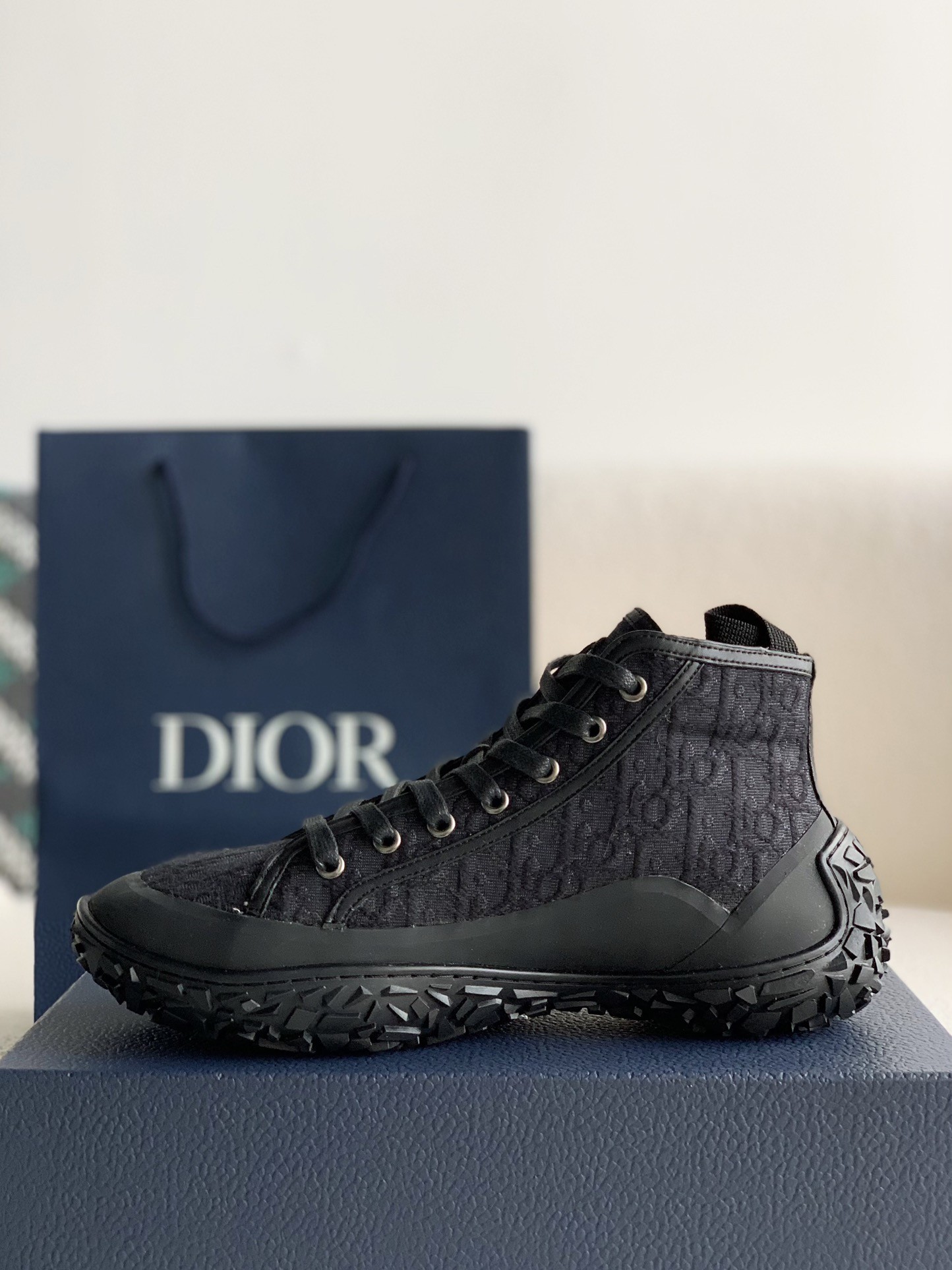 DIOR B28 sneaker