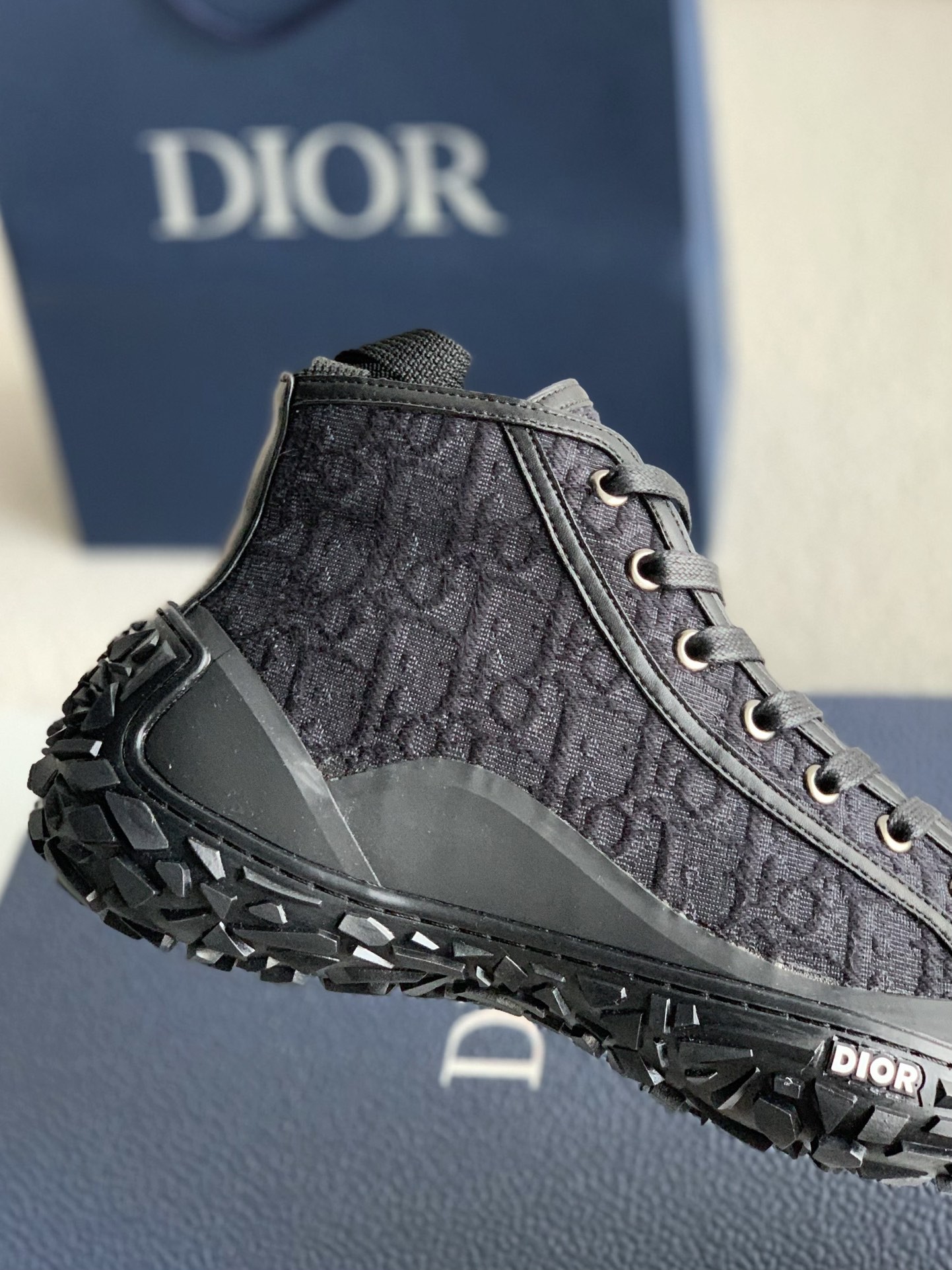 DIOR B28 sneaker