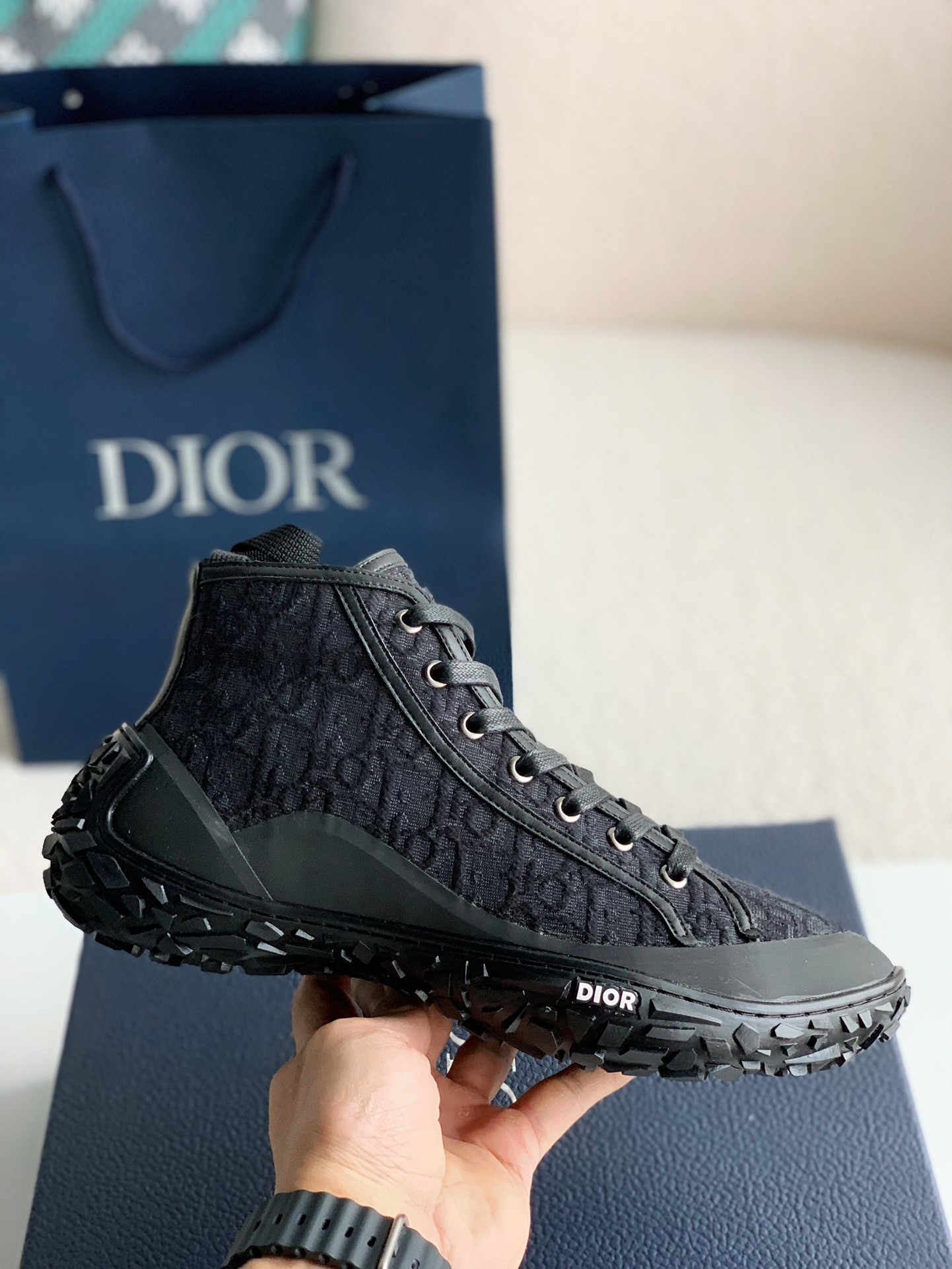 DIOR B28 sneaker