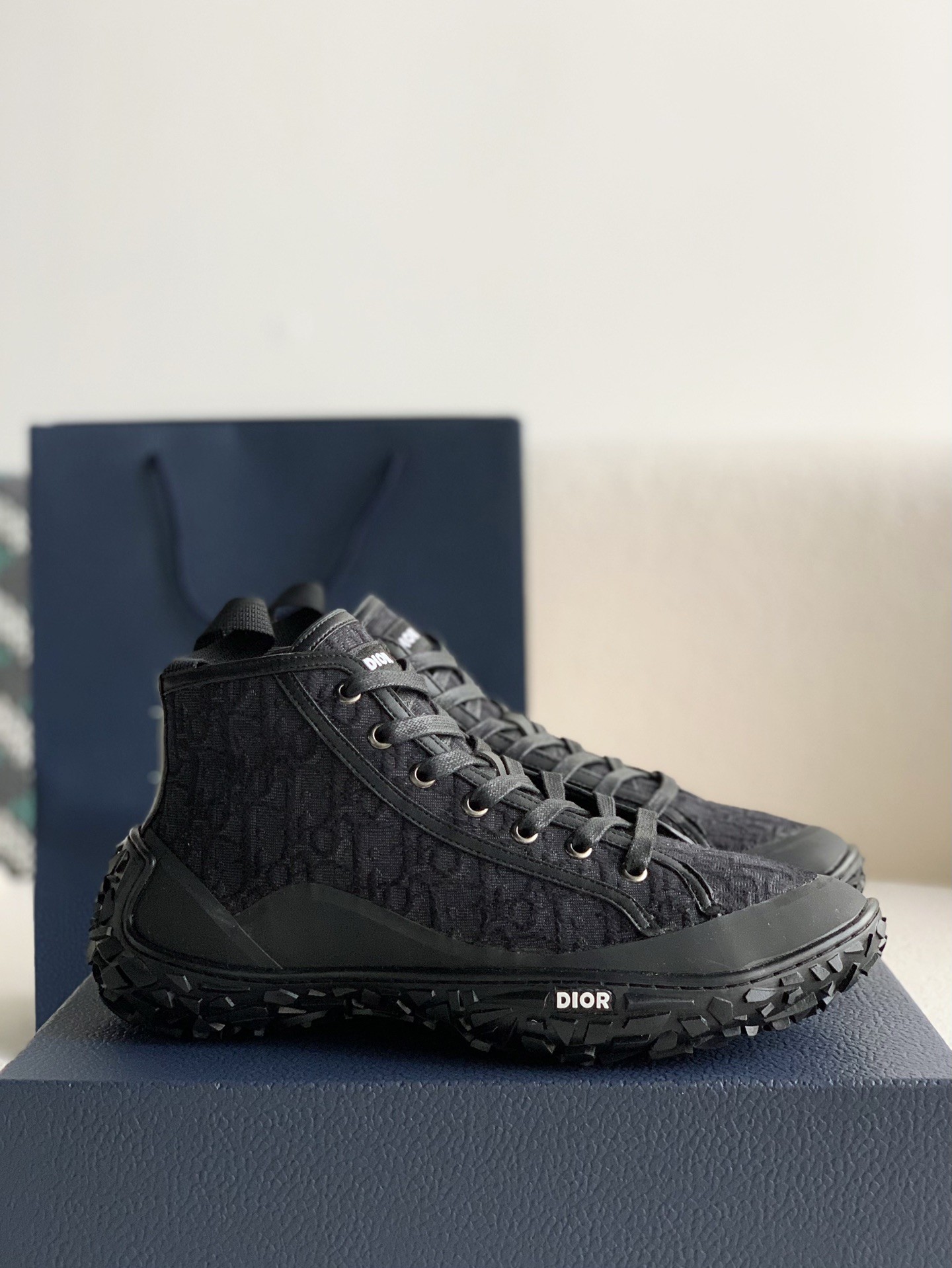 DIOR B28 sneaker