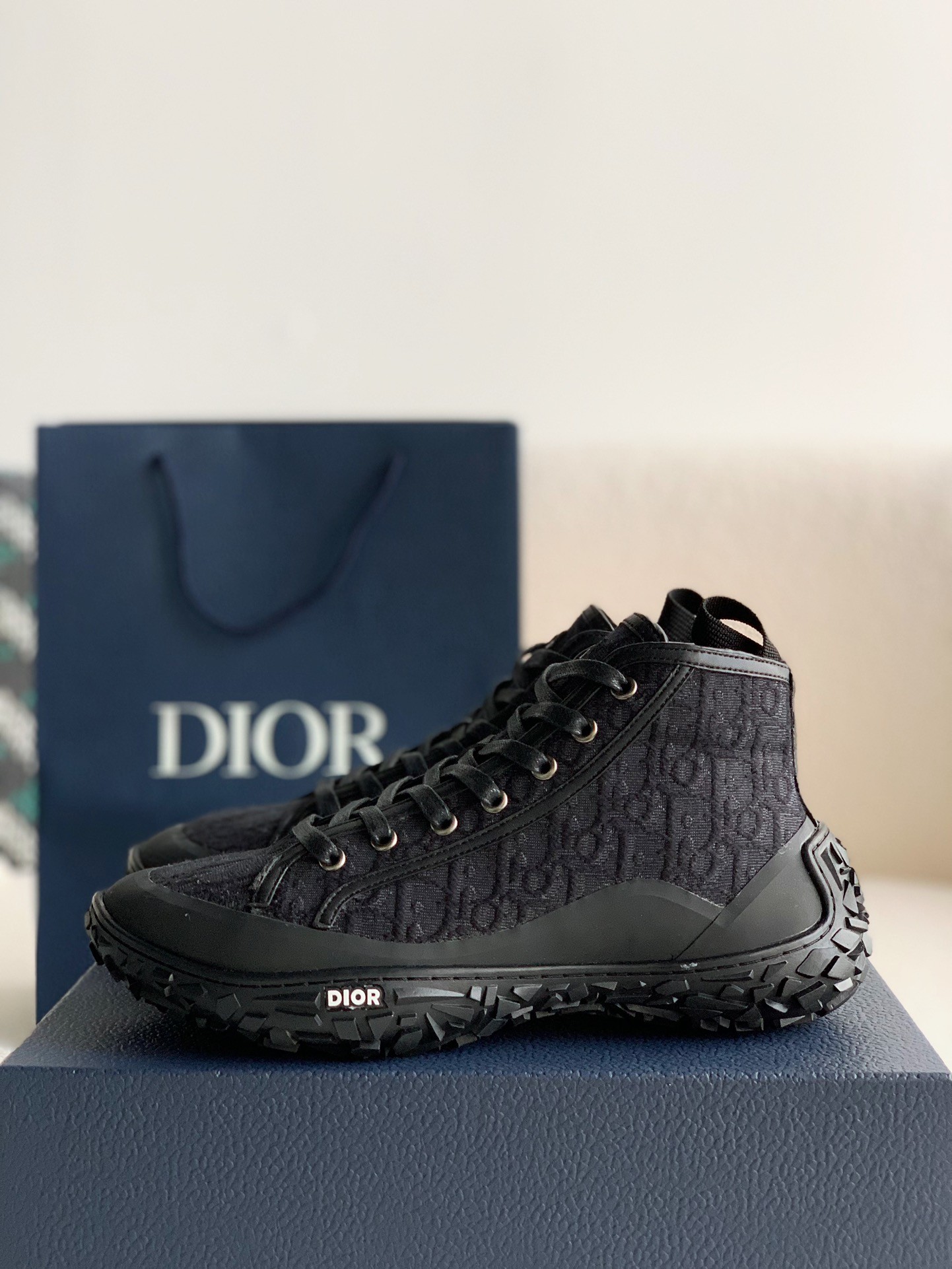 DIOR B28 sneaker