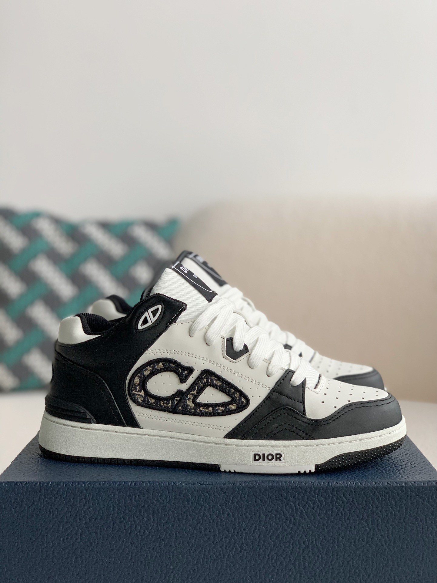 Dior B57 Mid-Top Sneaker Black and White Smooth Calfskin with Beige and Black Dior Oblique Jacquard