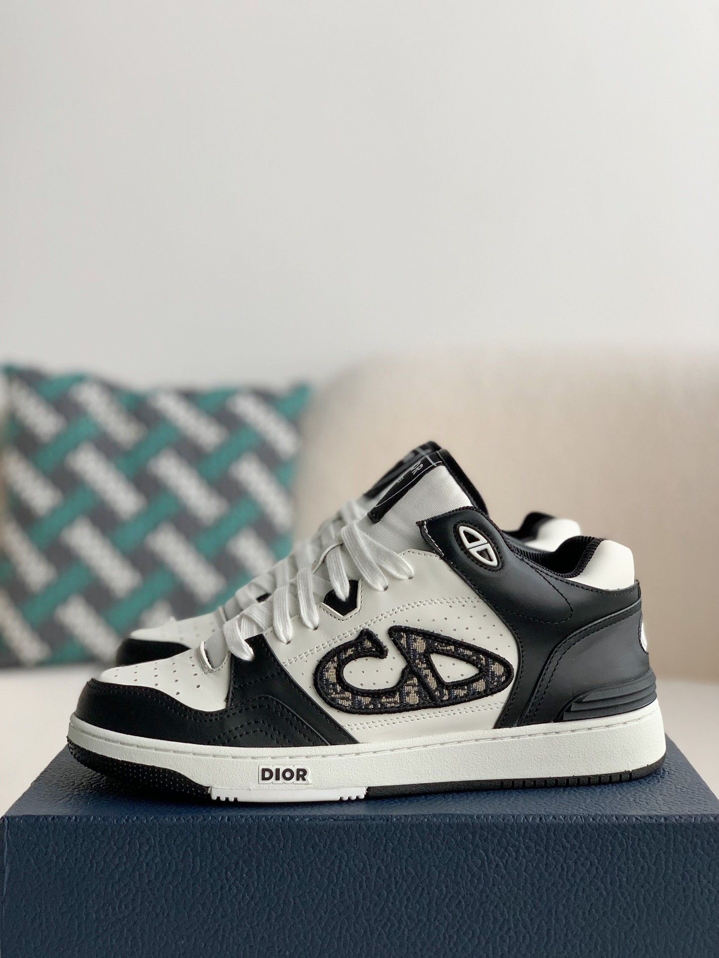 Dior B57 Mid-Top Sneaker Black and White Smooth Calfskin with Beige and Black Dior Oblique Jacquard