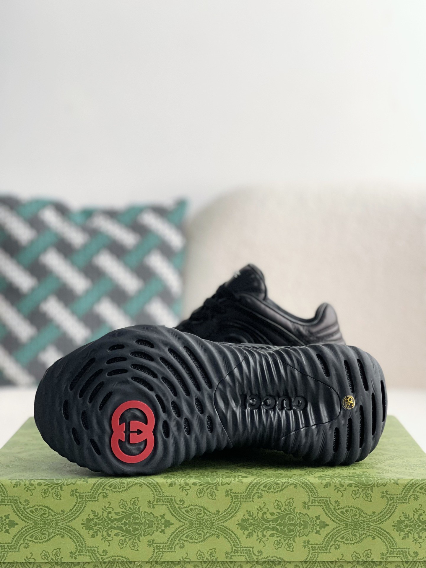 GUCCI nterlock Double G low-top casual shoes