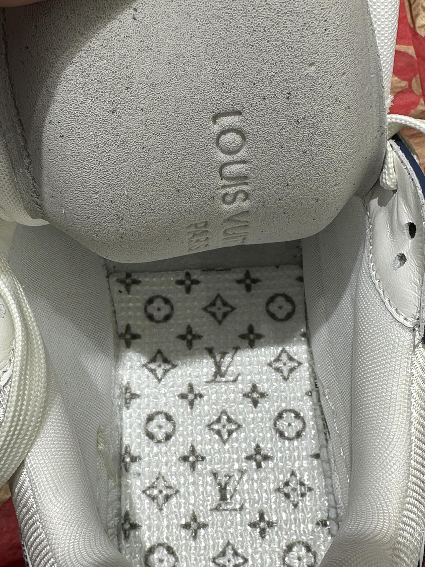 1ADHI3 Louis Vuitton Trainer Sneaker