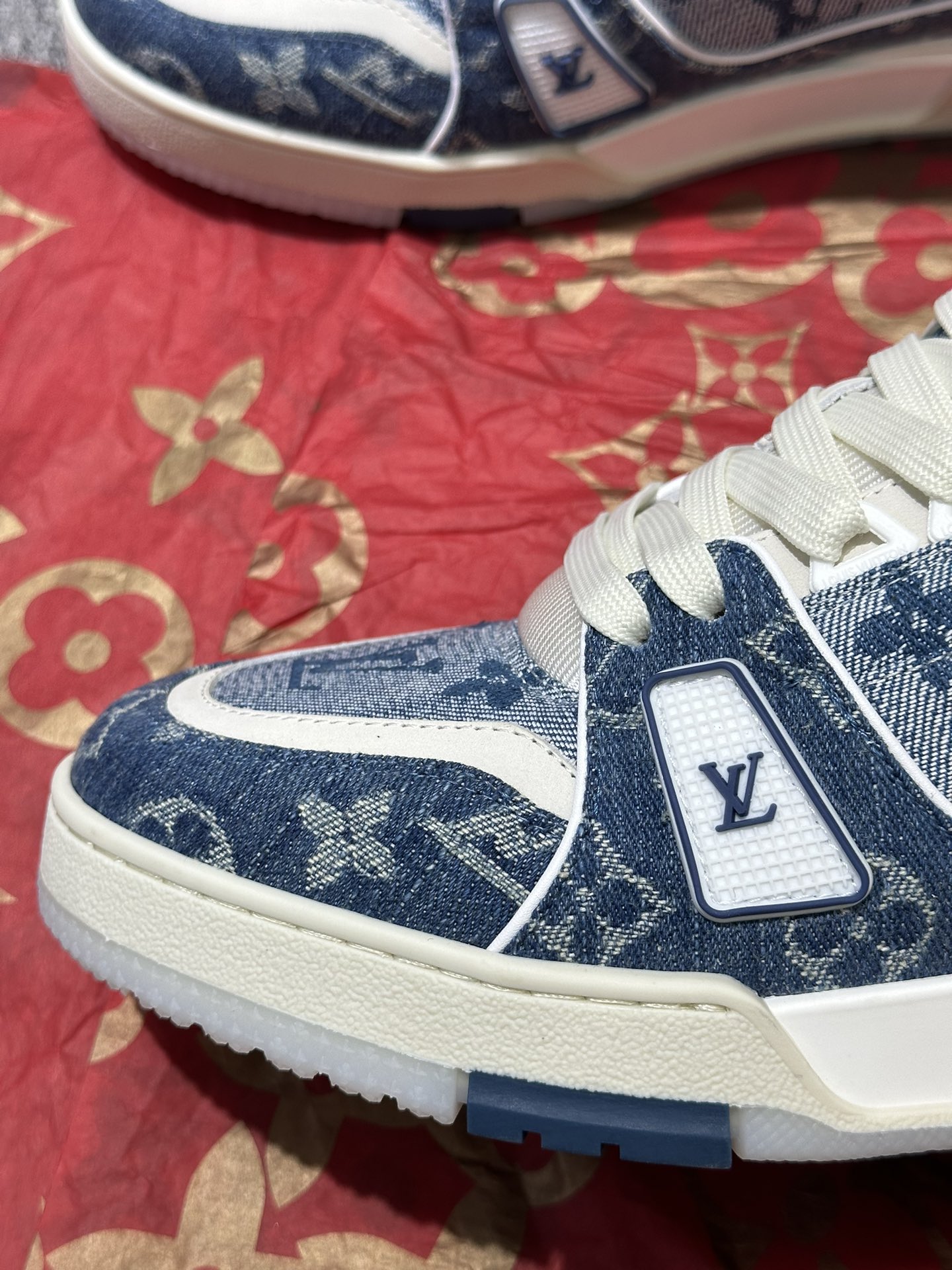 1ADHI3 Louis Vuitton Trainer Sneaker