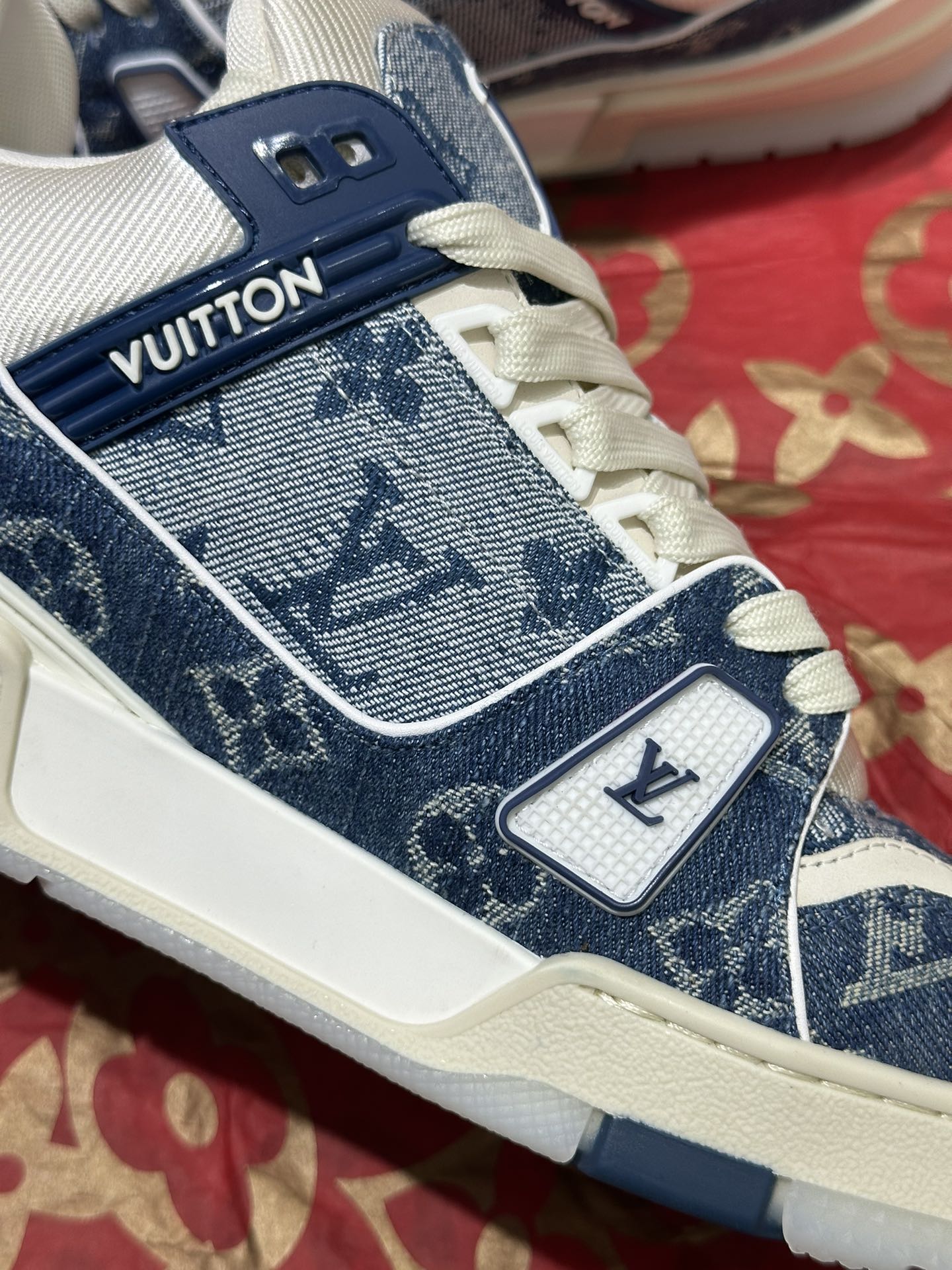 1ADHI3 Louis Vuitton Trainer Sneaker